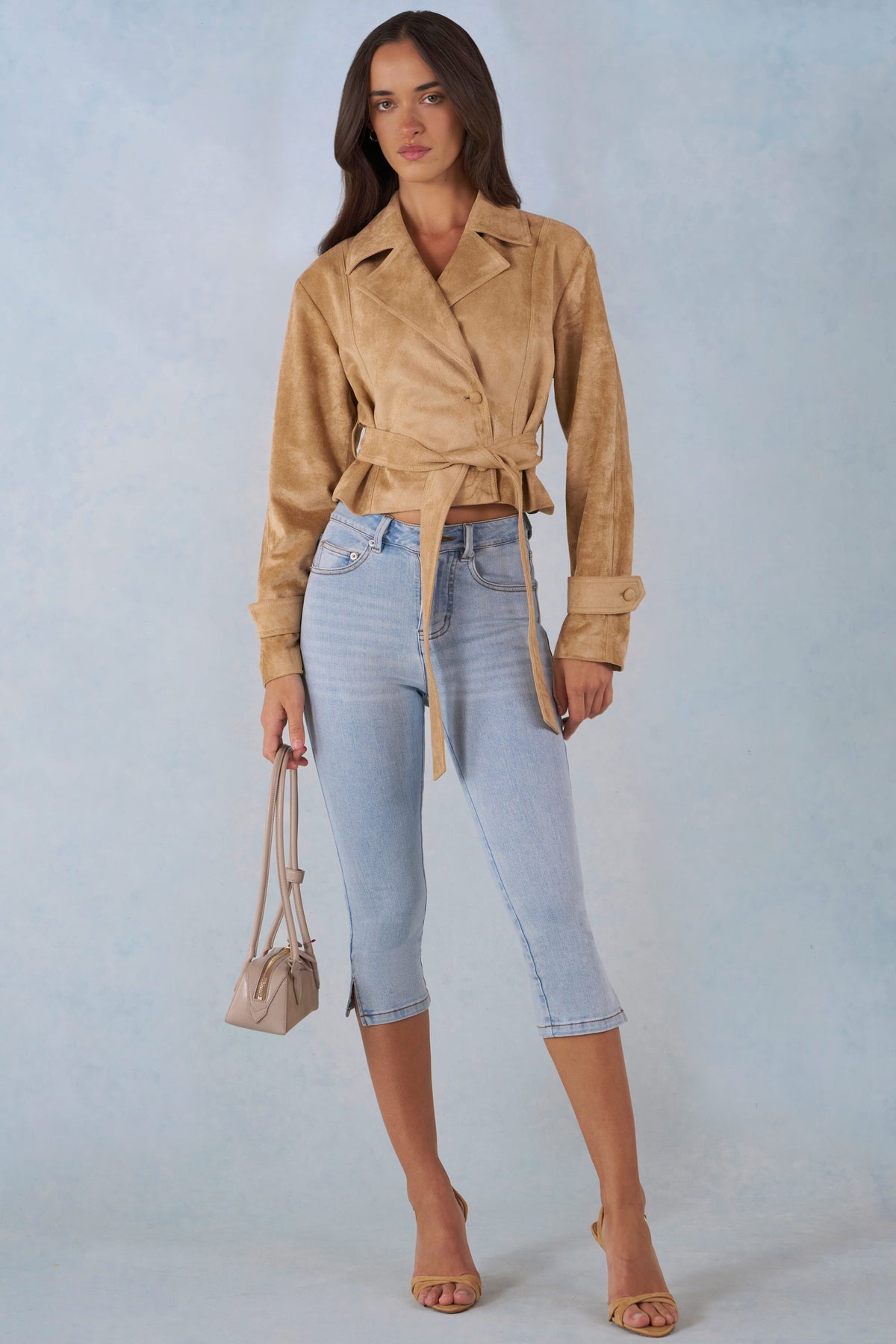 ⁣⁢Kurze Jacke aus Kunstwildleder mit Gürtel in Tan⁤⁣