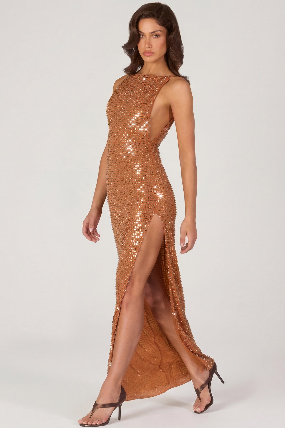 ⁣⁢Maxikleid mit Verzierungen in Bronze⁤⁣