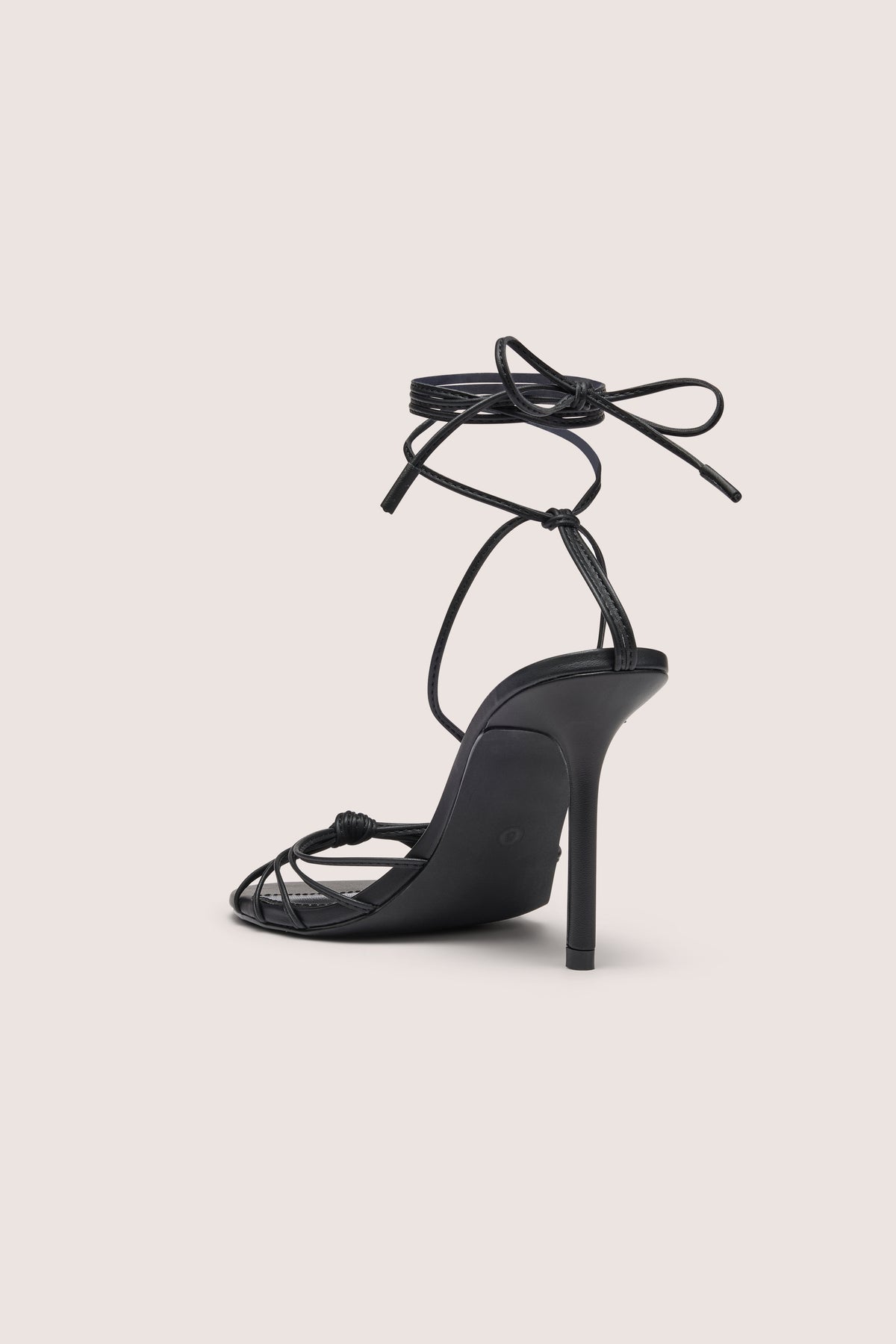 ⁣⁢Sandaletten mit Absatz und Schnürung in Schwarz⁤⁣