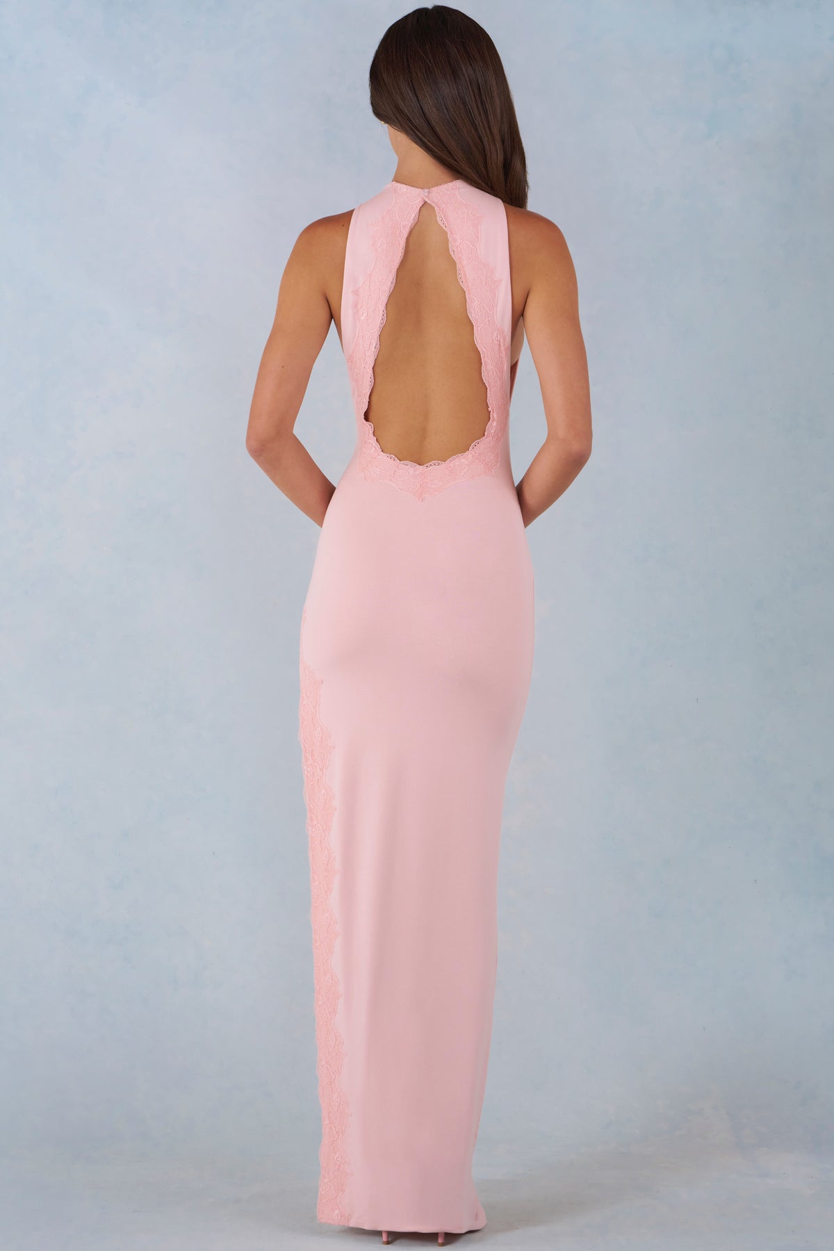 ⁣⁢Maxikleid aus Modal mit Neckholder in Blush Pink⁤⁣