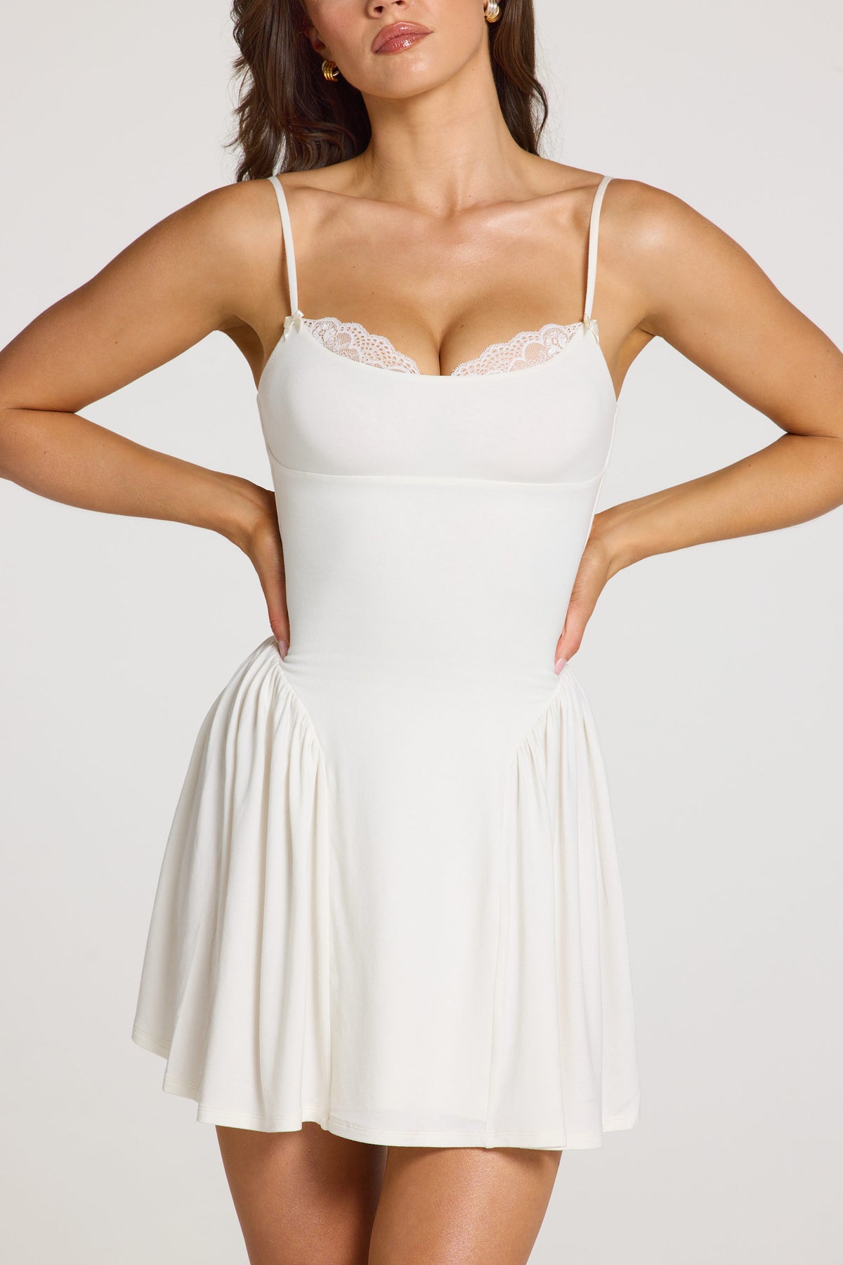 ⁣⁢Modal-Spitzenbesatz-Minikleid in White⁤⁣ - 2