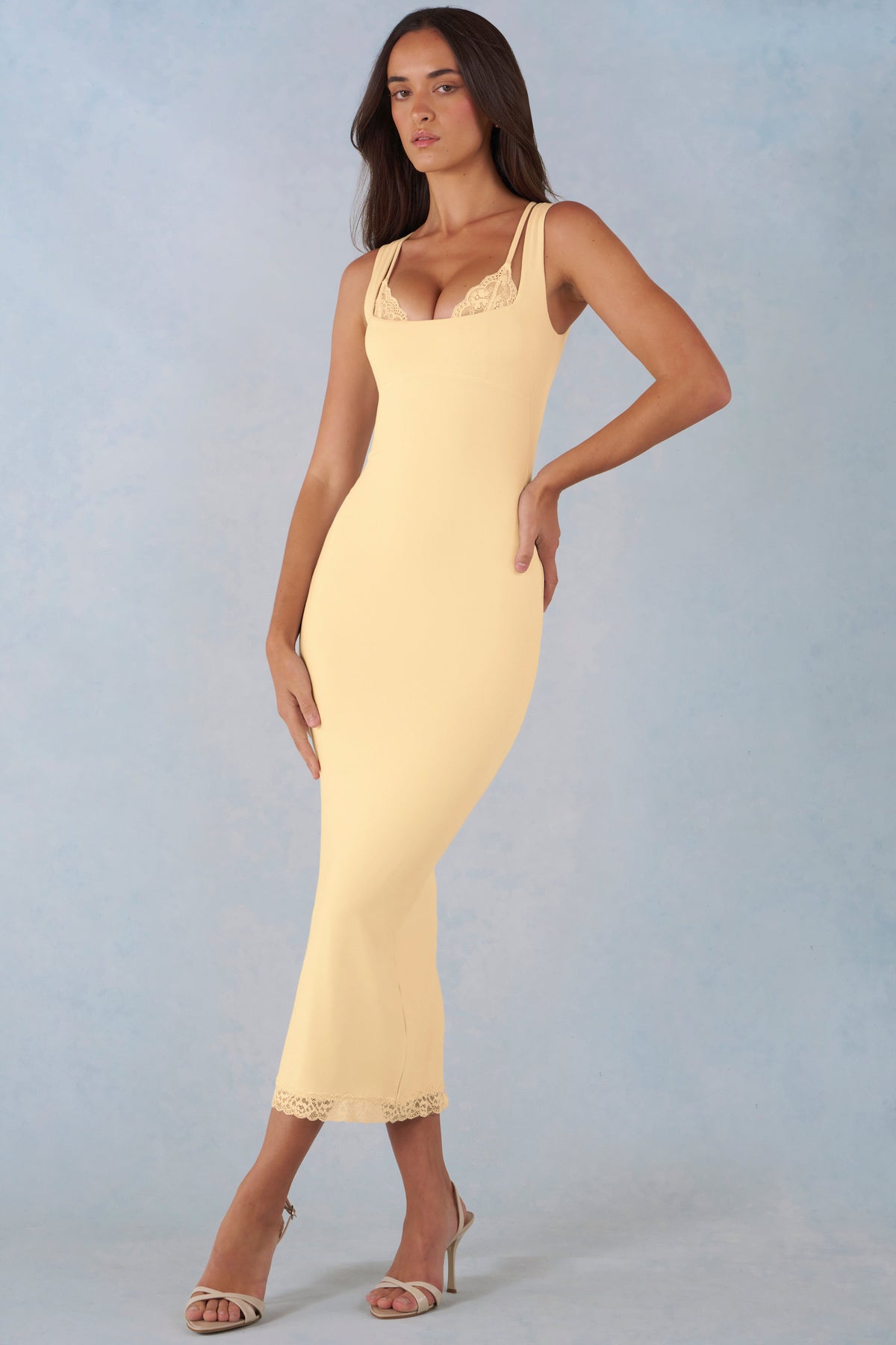 ⁣⁢Modal-Midaxikleid mit Spitzenbesatz in Buttergelb⁤⁣