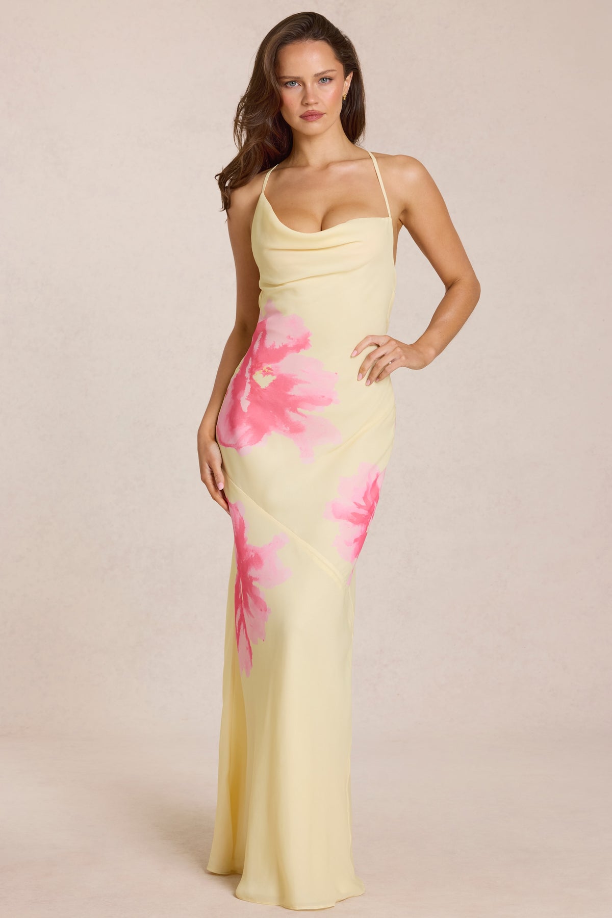 ⁣⁢Chiffon-Maxikleid in gelbem Blumenmuster⁤⁣
