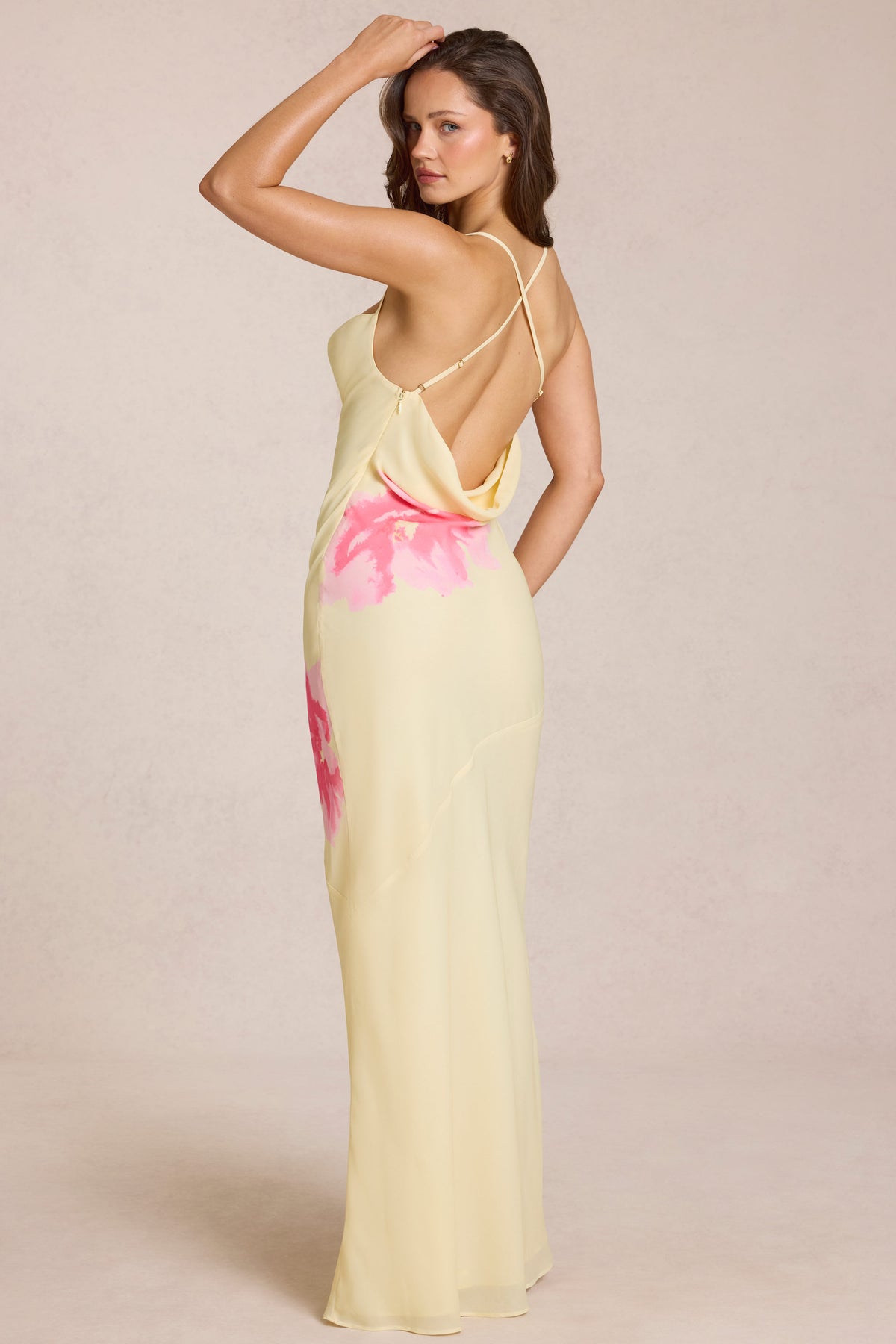 ⁣⁢Chiffon-Maxikleid in gelbem Blumenmuster⁤⁣
