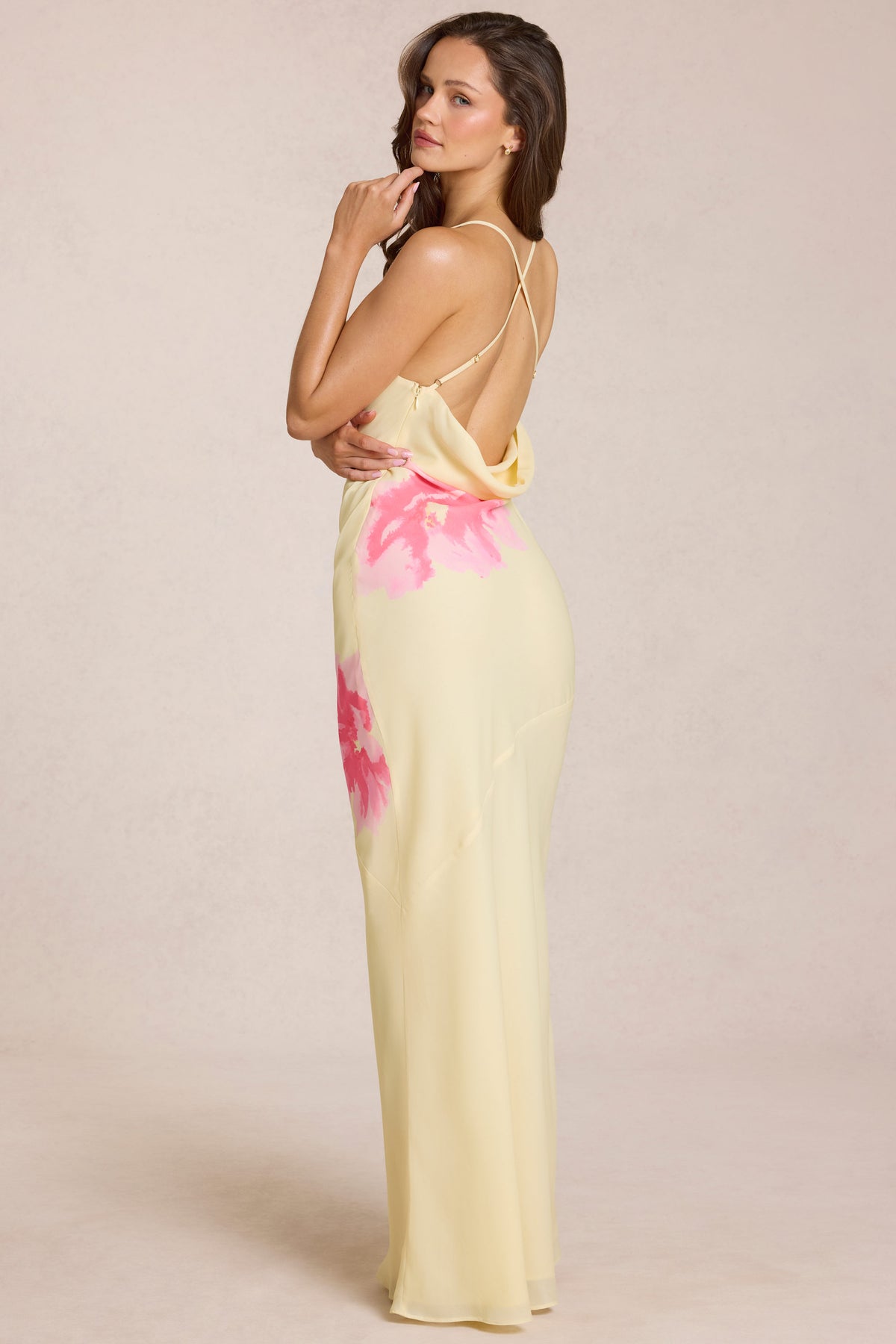 ⁣⁢Chiffon-Maxikleid in gelbem Blumenmuster⁤⁣