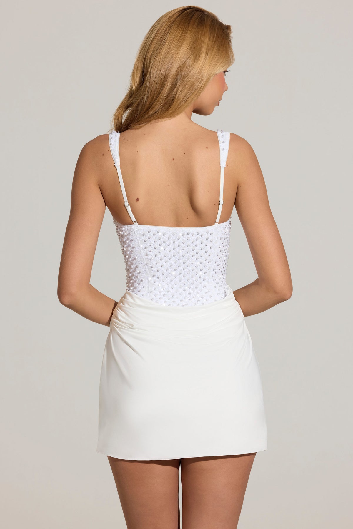 ⁣⁢Verziertes Korsett-Minikleid in Weiß⁤⁣