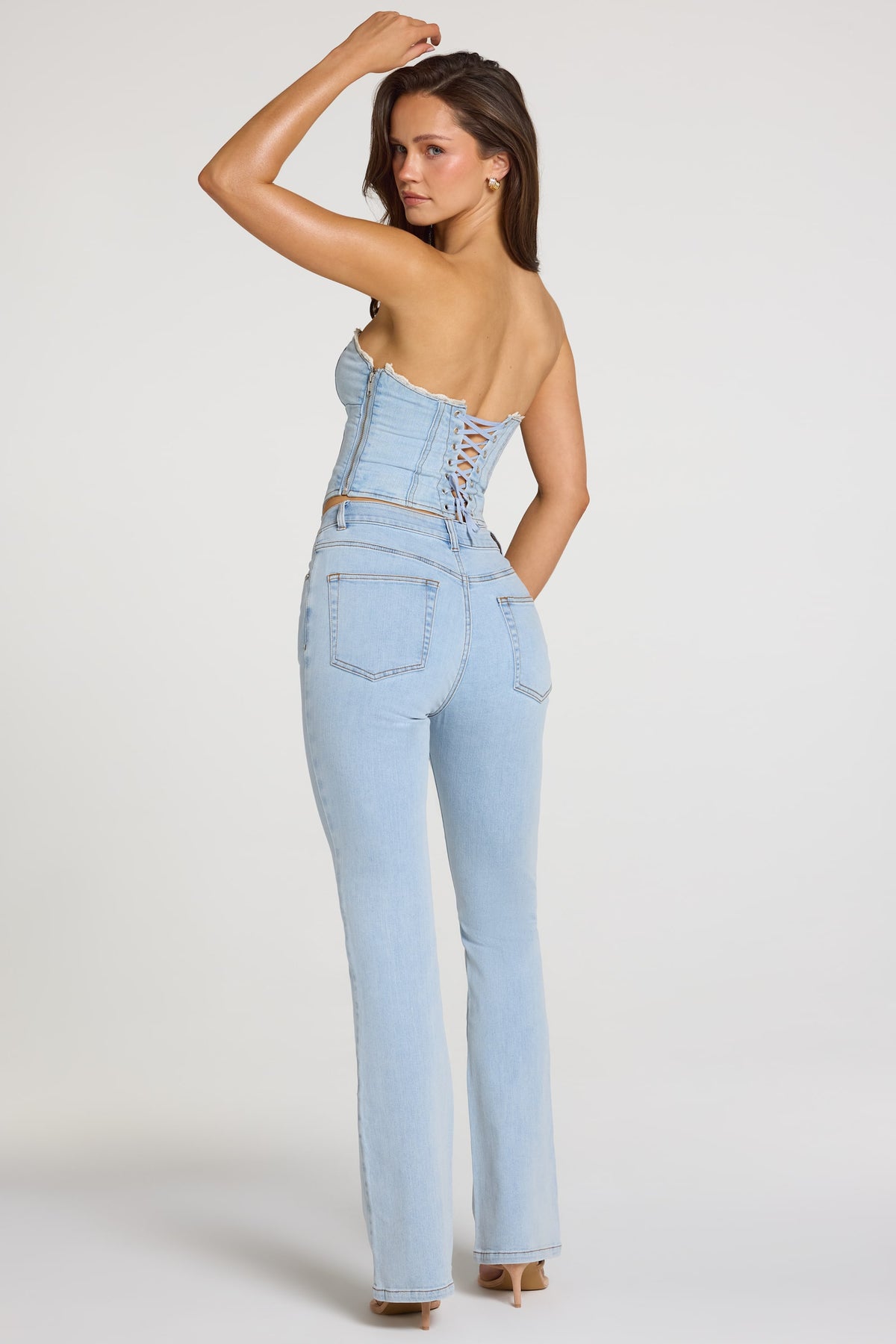 ⁣⁢Mid-Rise Bootcut Jeans in hellem Denim⁤⁣ - 2