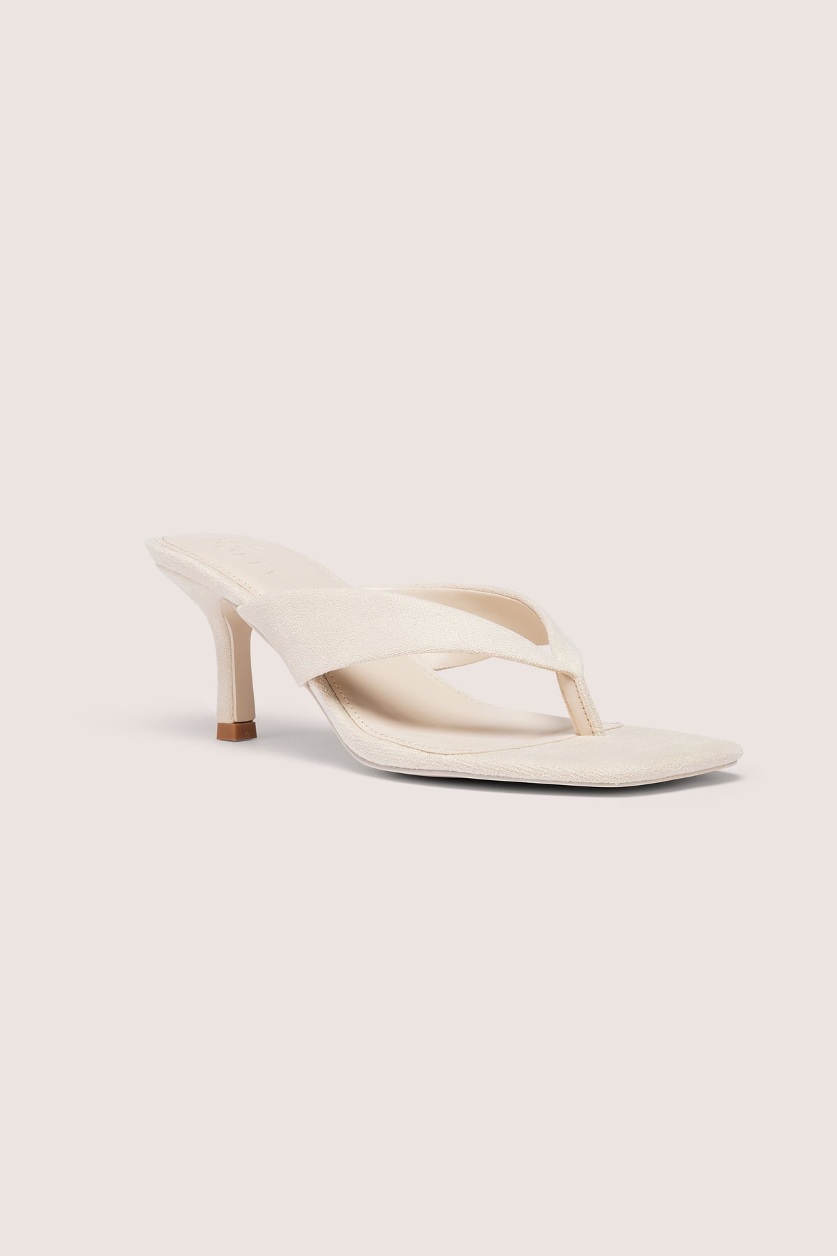 ⁣⁢Sandalen mit Absatz und Tanga-Riemen in Oat⁤⁣ - 1
