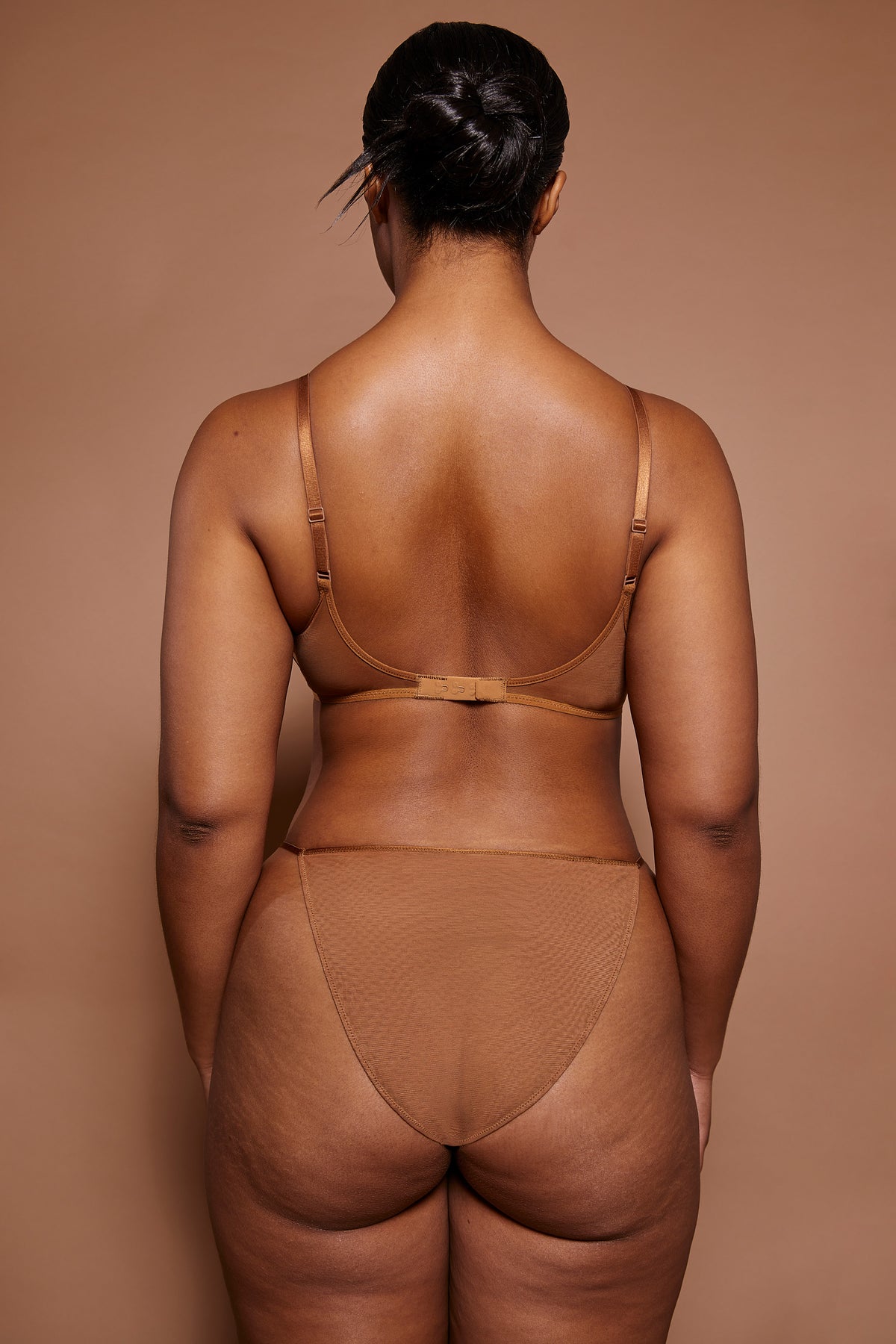 ⁣⁢Soft Mesh String-Bikini in Almond⁤⁣
