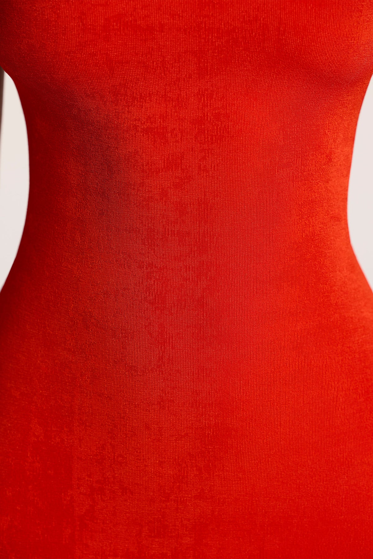 ⁣⁢Rückenfreies Maxikleid aus strukturiertem Jersey in Feuerrot⁤⁣