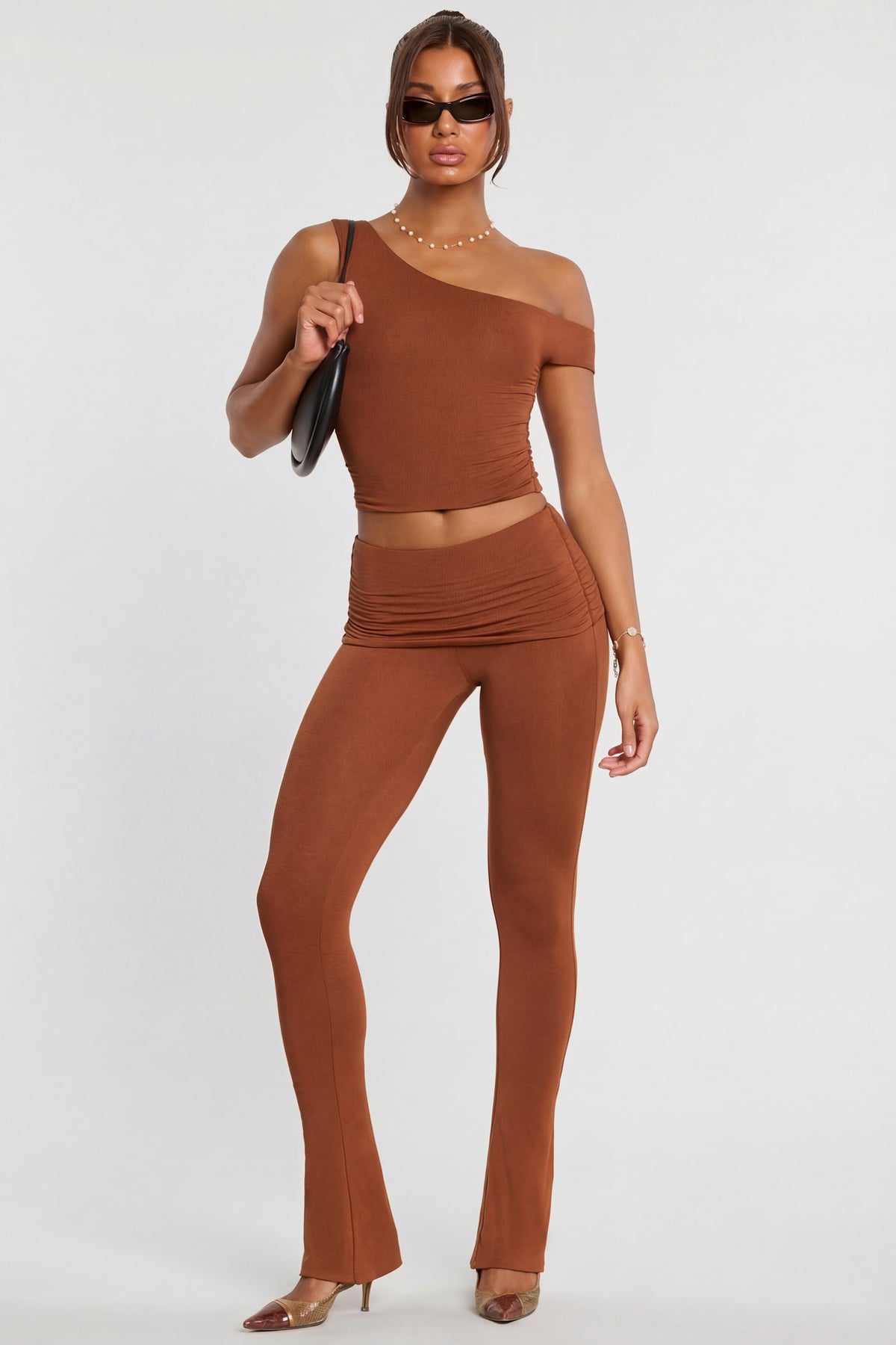 ⁣⁢Mid-Waist-Hose aus Modal-Kaschmir-Mischung in Kastanienbraun⁤⁣
