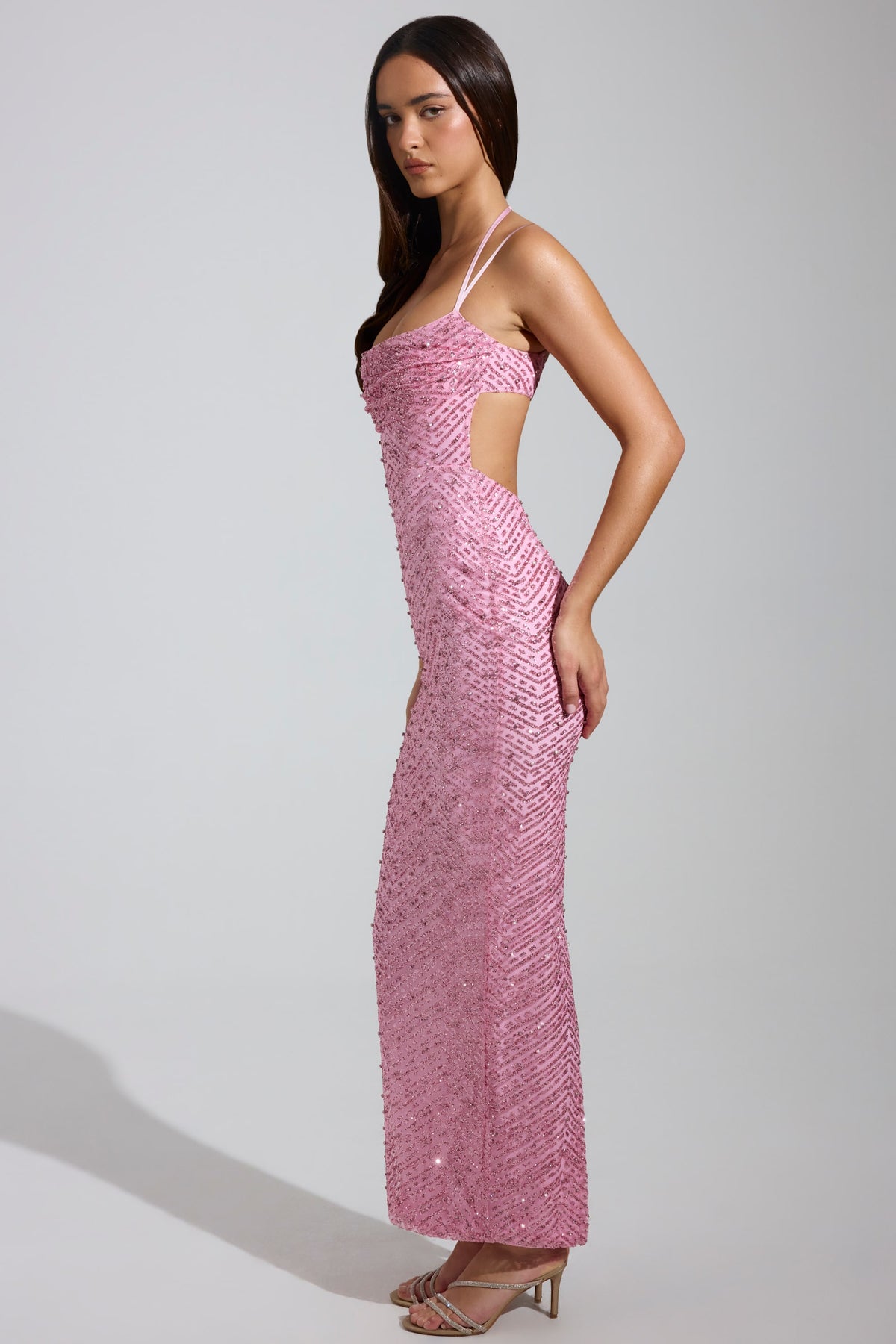 ⁣⁢Verziertes Maxikleid mit Wasserfallausschnitt in Pink⁤⁣