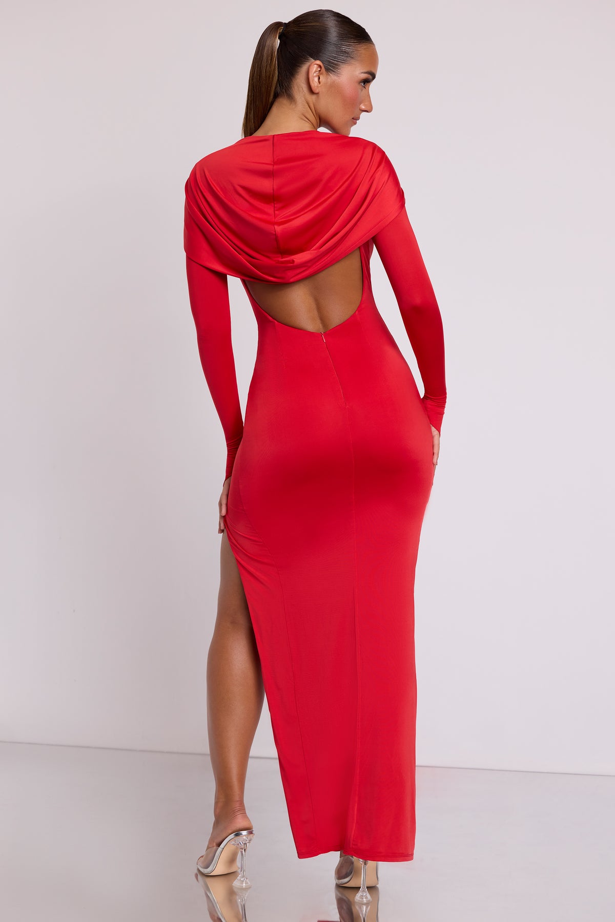 ⁣⁢Langarm-Maxikleid mit Kapuze in Feuerrot⁤⁣