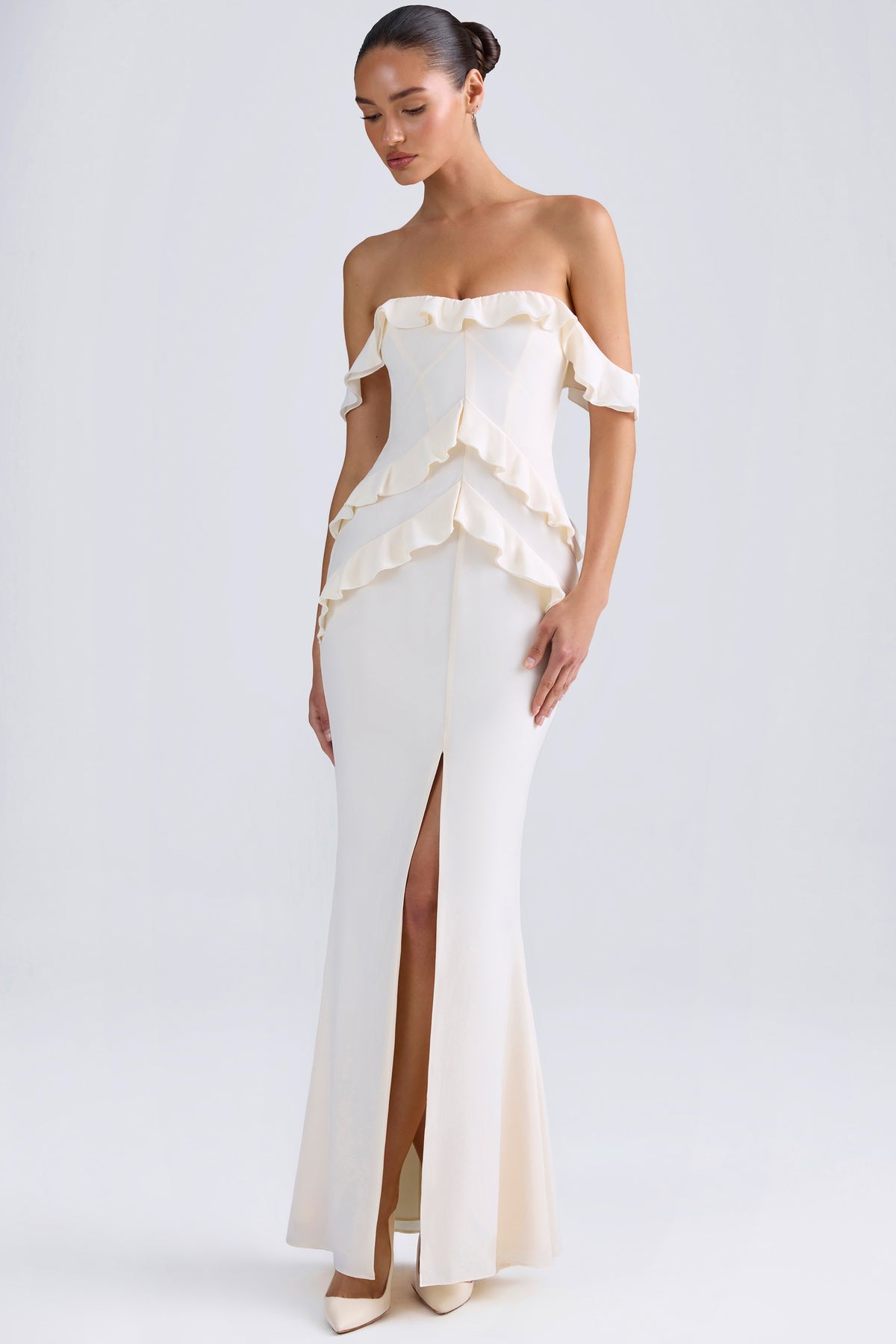 ⁣⁢Off-Shoulder-Abendkleid mit Rüschenbesatz in Elfenbein⁤⁣
