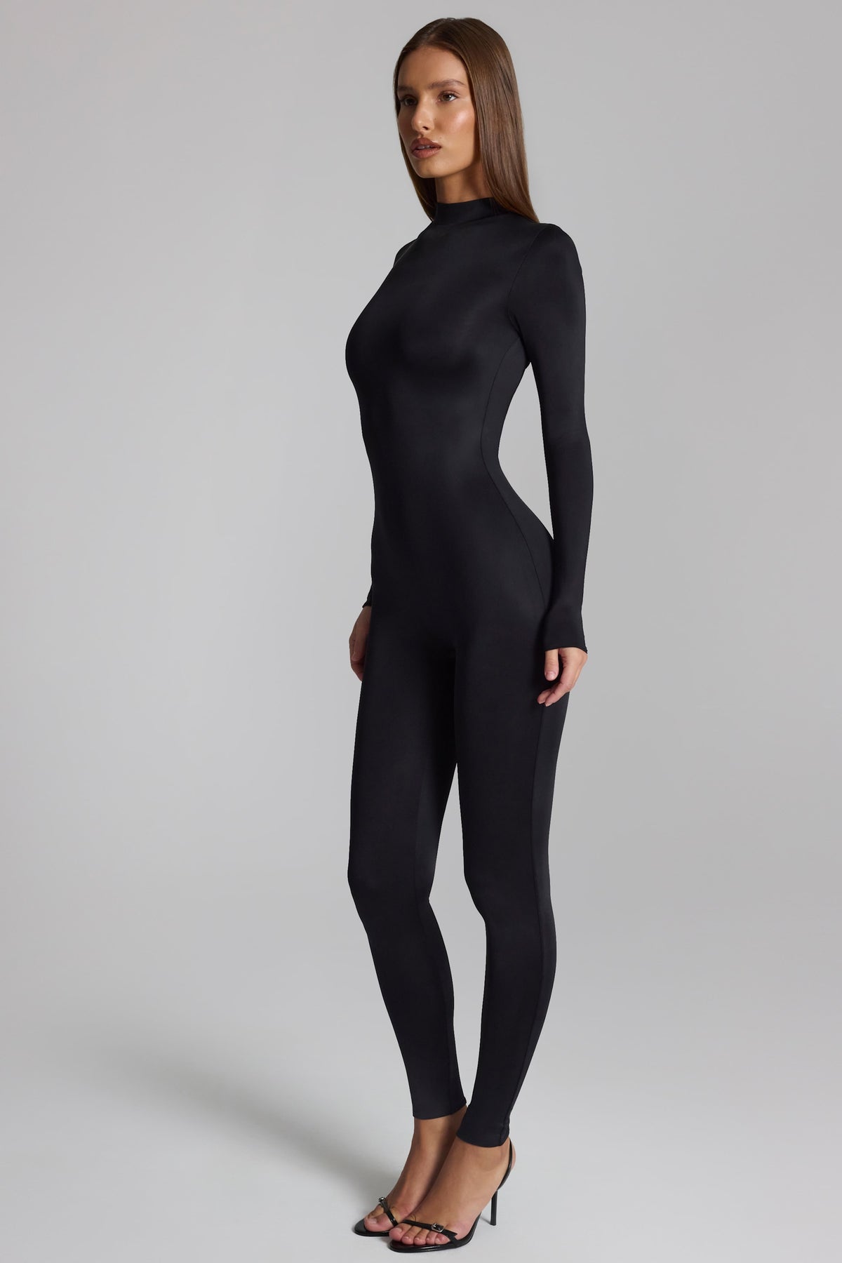 ⁣⁢Hochgeschlossener, langärmliger Overall in Schwarz⁤⁣