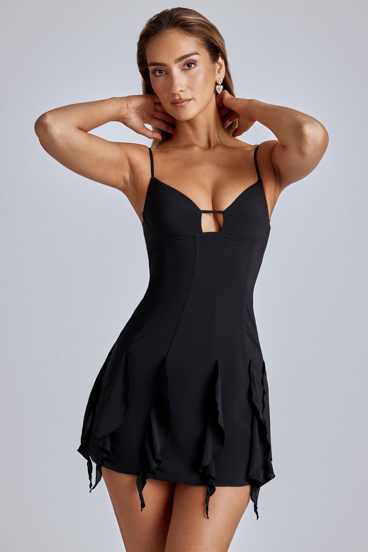 ⁣⁢Rüschen-A-Linien-Minikleid in Schwarz⁤⁣