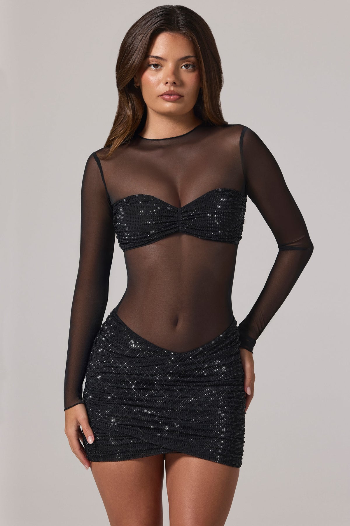 ⁣⁢Transparenter bestickter Langarm-Minikleid mit hohem Kragen in Schwarz⁤⁣