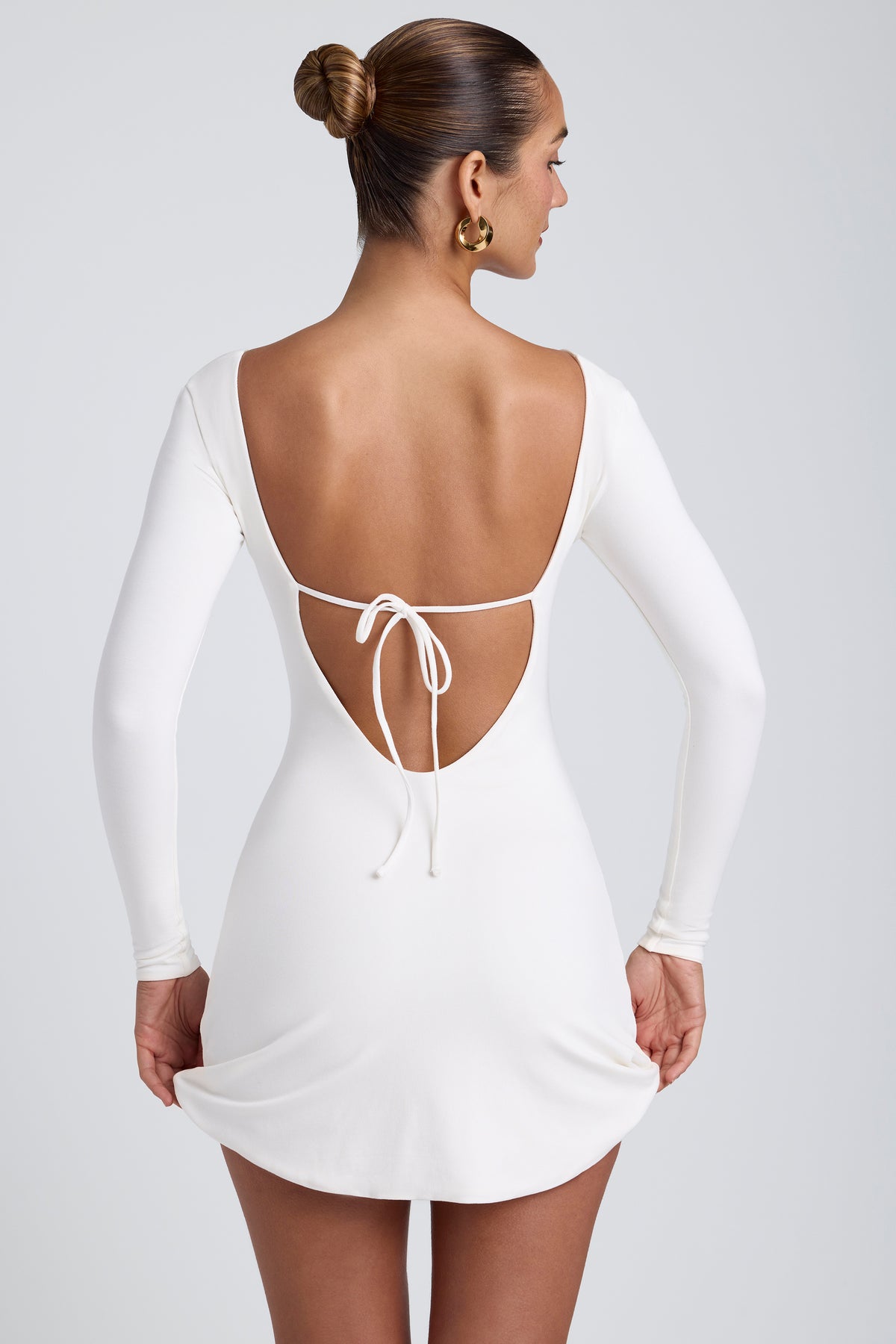 ⁣⁢Modal Midikleid mit eckigem Ausschnitt und langen Ärmeln in Weiß⁤⁣