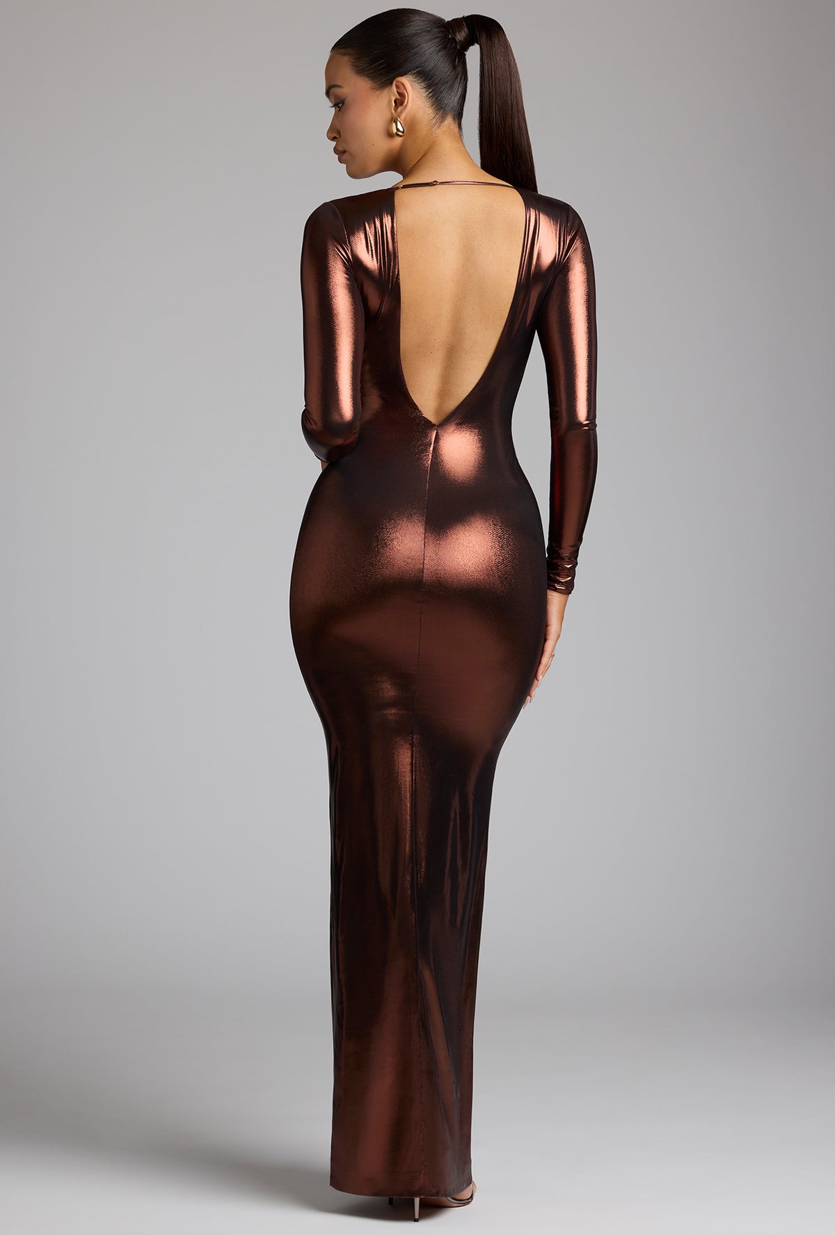 ⁣⁢Langarm-Abendkleid aus Metallic-Jersey in Kupfer-Bronze⁤⁣