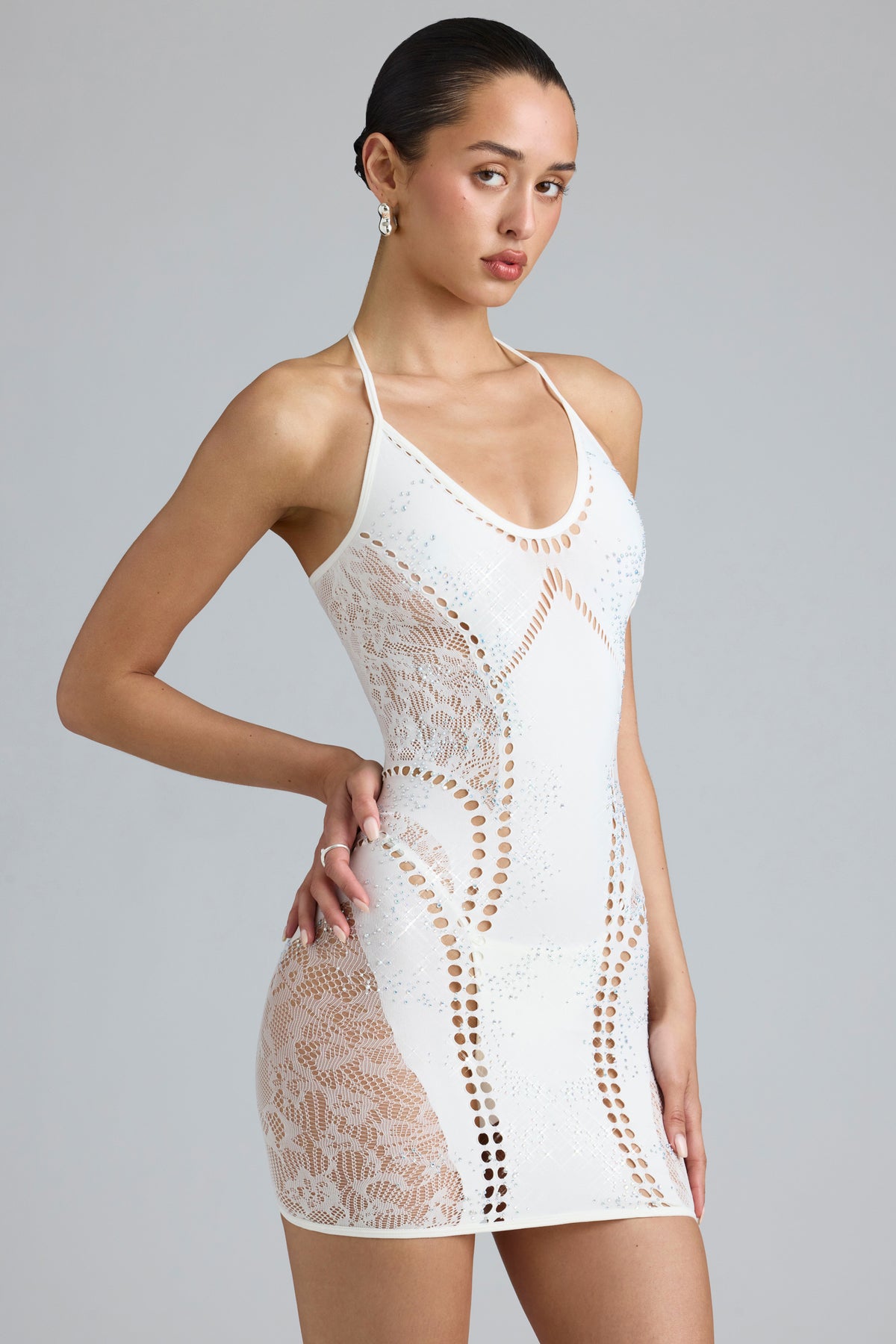 ⁣⁢Verziertes Neckholder-Minikleid in Ivory⁤⁣