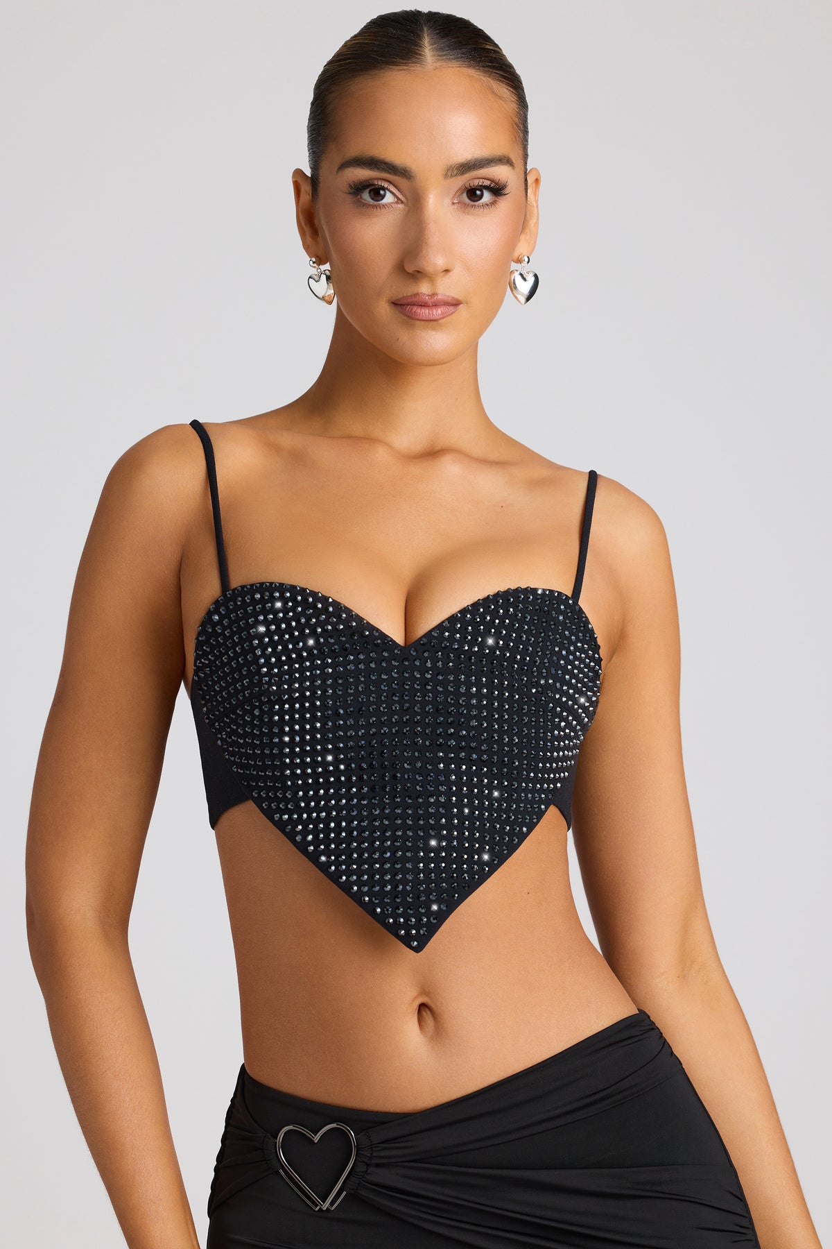 ⁣⁢Verziertes herzförmiges Statement-Crop-Top in Schwarz⁤⁣