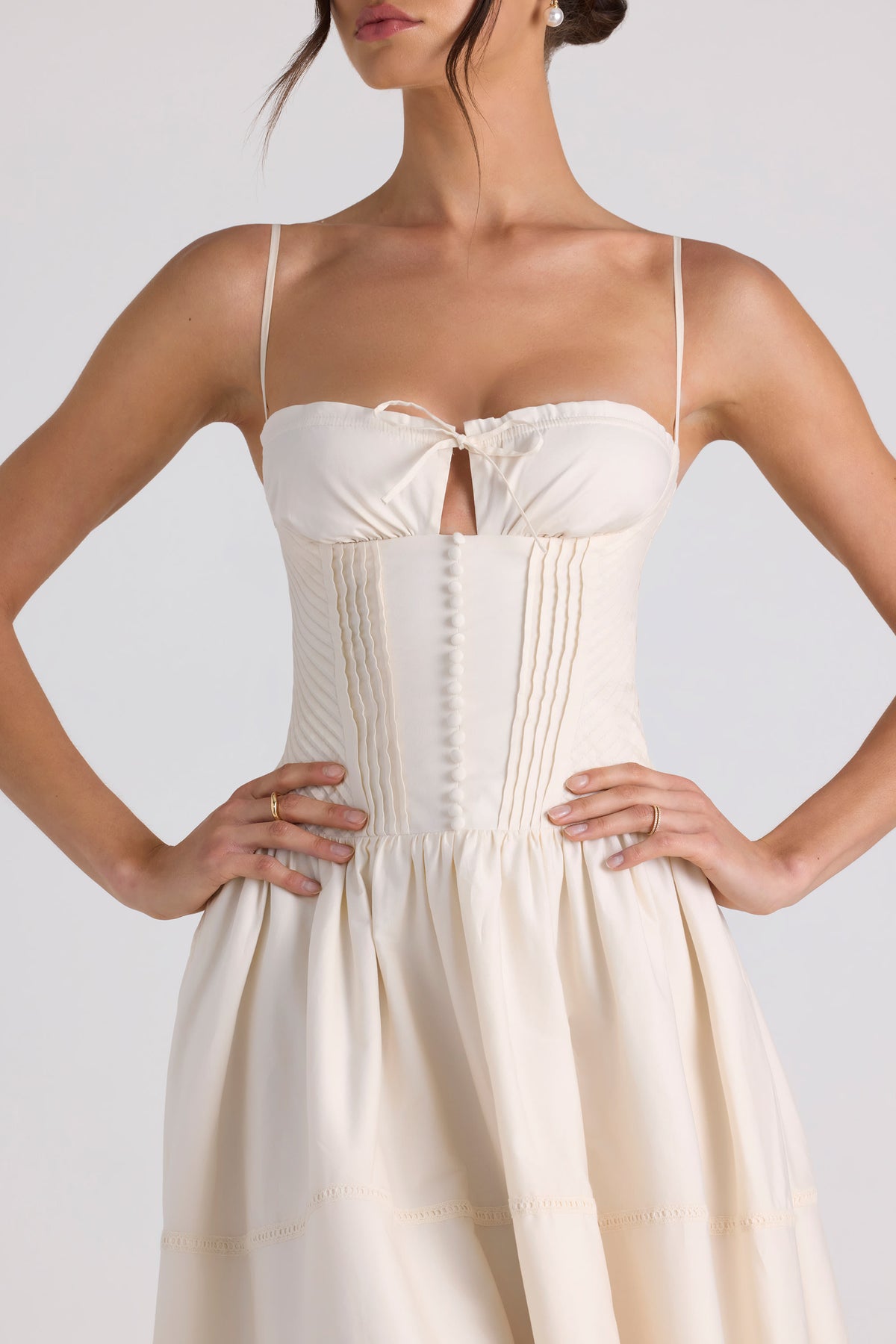 ⁣⁢Popeline-Midaxikleid mit Biesen und Spitzenbesatz in Elfenbein⁤⁣