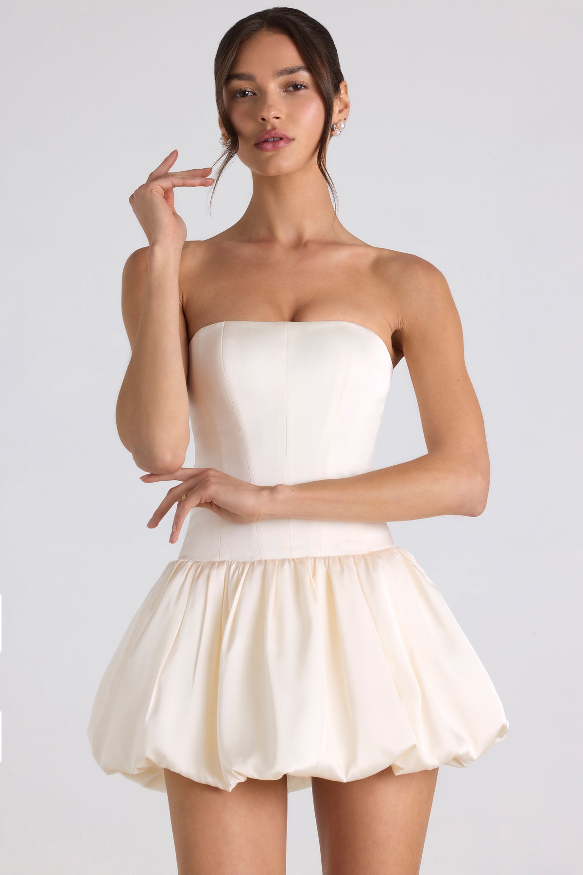 ⁣⁢Korsett-Minikleid mit Schnürung und Ballonsaum in Elfenbein⁤⁣