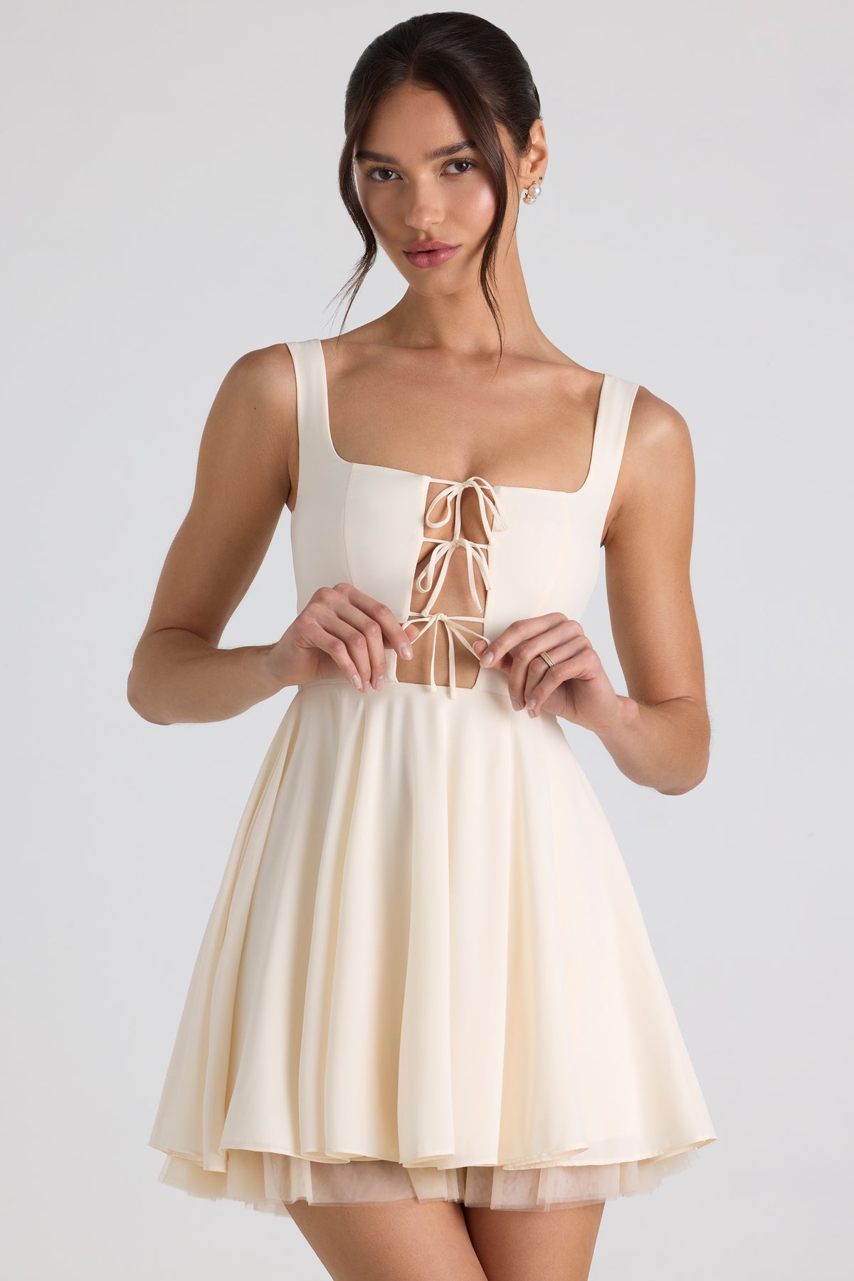 ⁣⁢A-Linien-Mikrominikleid mit Bindedetail in Elfenbein⁤⁣