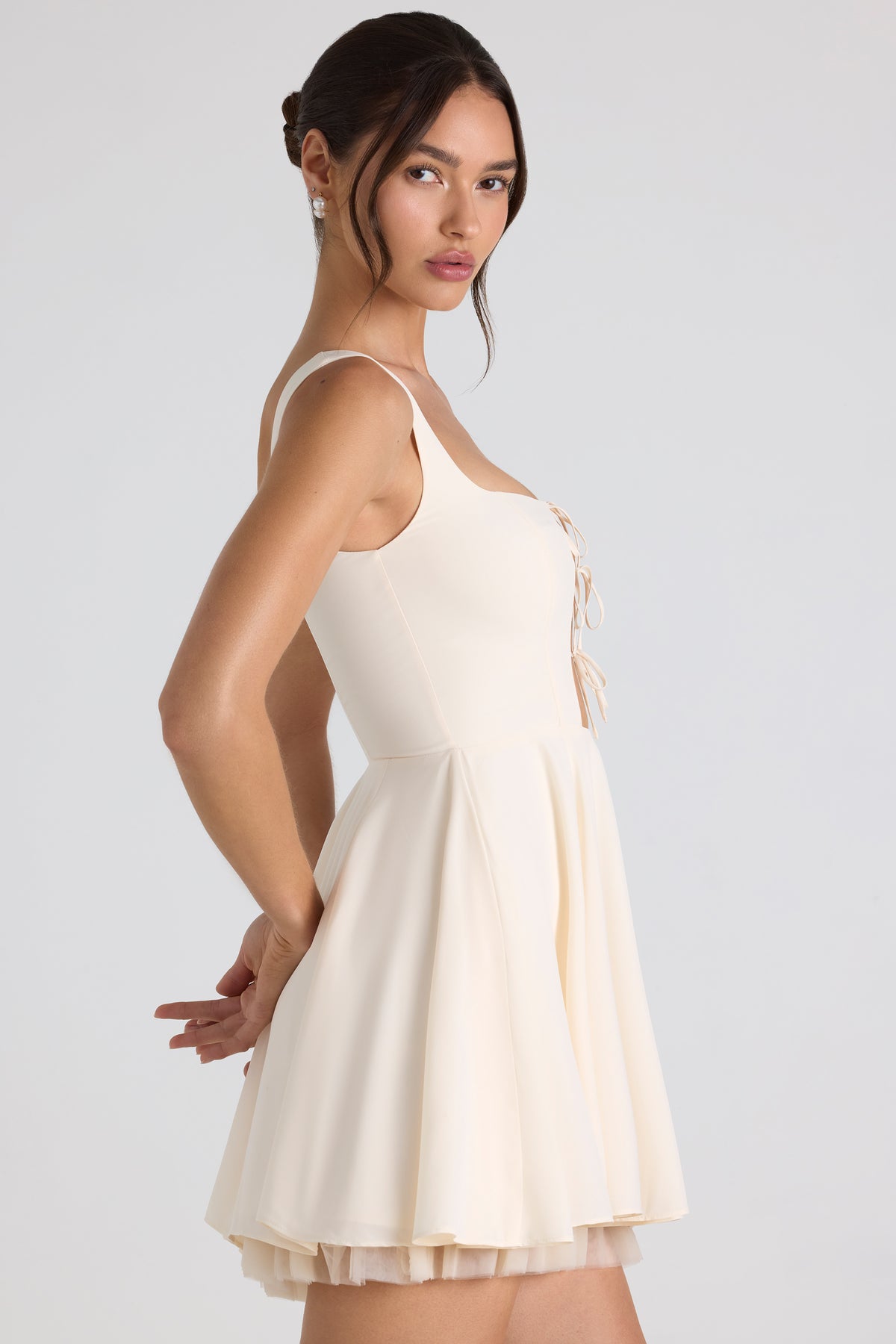 ⁣⁢A-Linien-Mikrominikleid mit Bindedetail in Elfenbein⁤⁣