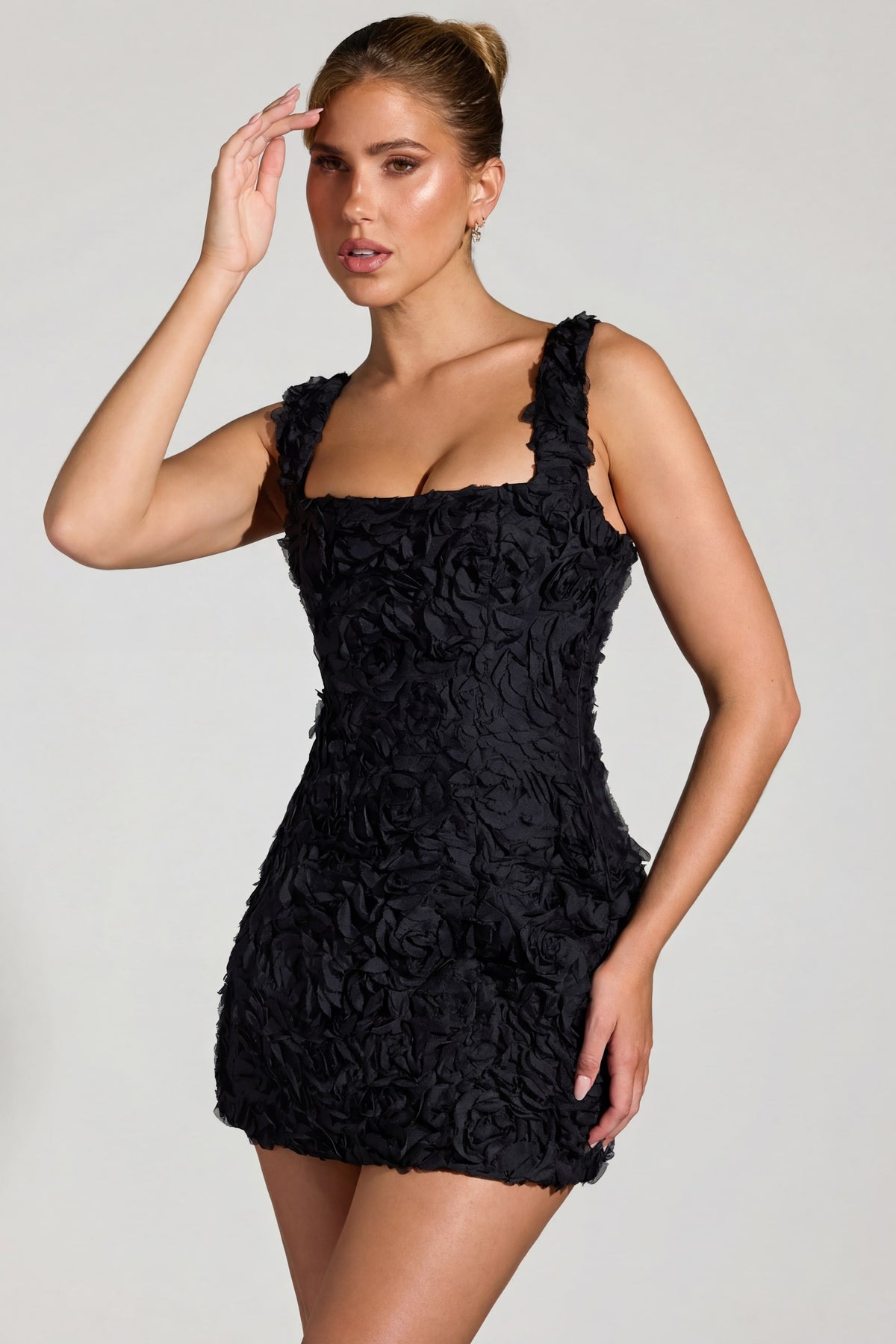 ⁣⁢Korsett-Minikleid mit Karree-Ausschnitt und floraler Applikation in Schwarz⁤⁣