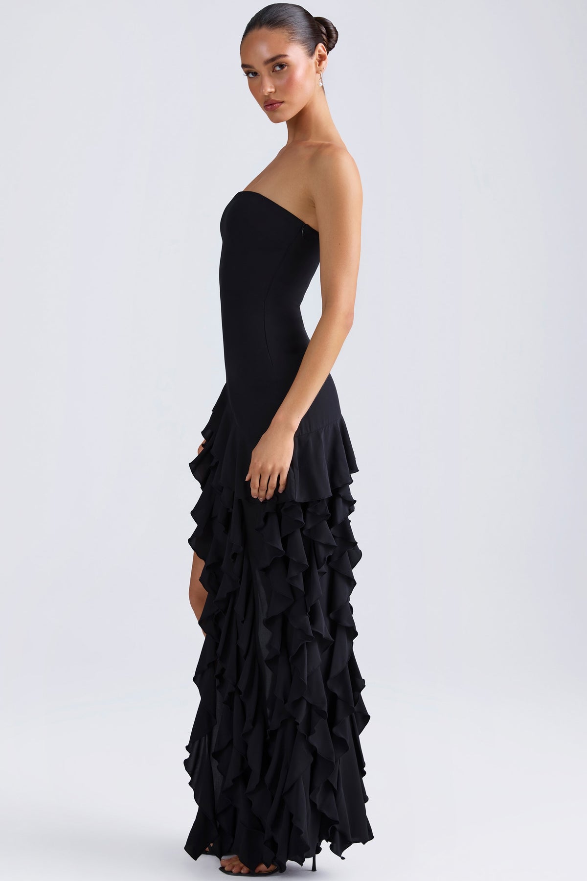 ⁣⁢Trägerloses Kleid mit Rüschenbesatz in Schwarz⁤⁣
