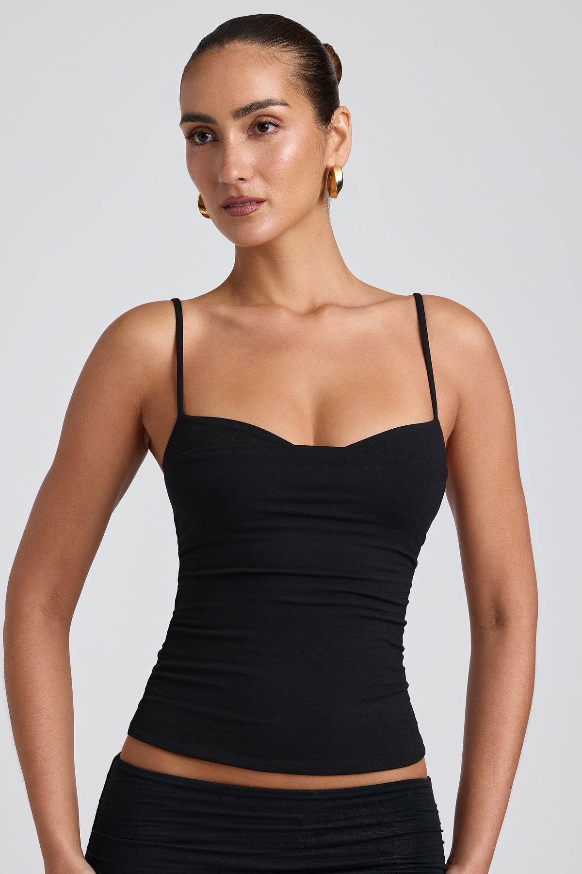 ⁣⁢Modal-Shirring-Tanktop mit Lagen-Look in Schwarz⁤⁣