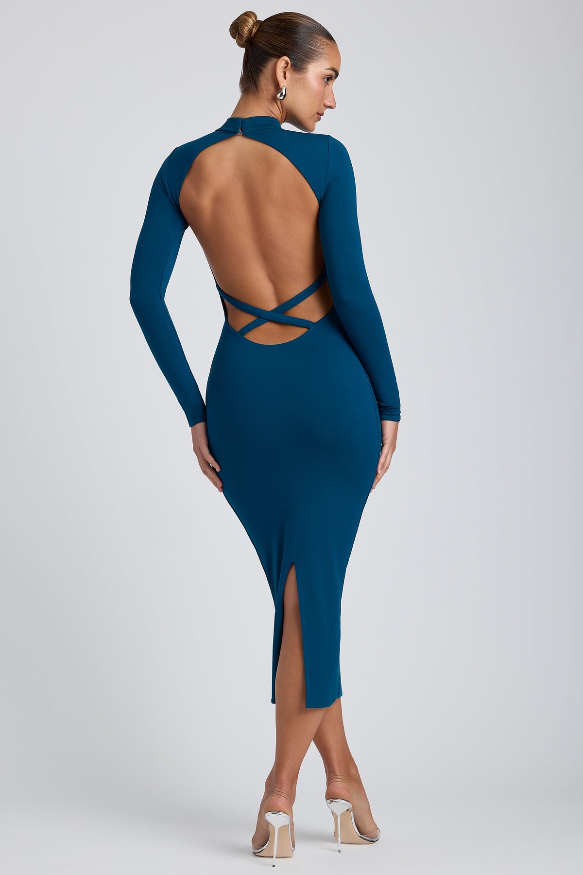 ⁣⁢Modal-Midaxikleid mit am Rücken überkreuzten Trägern in Dunkelpetrol⁤⁣