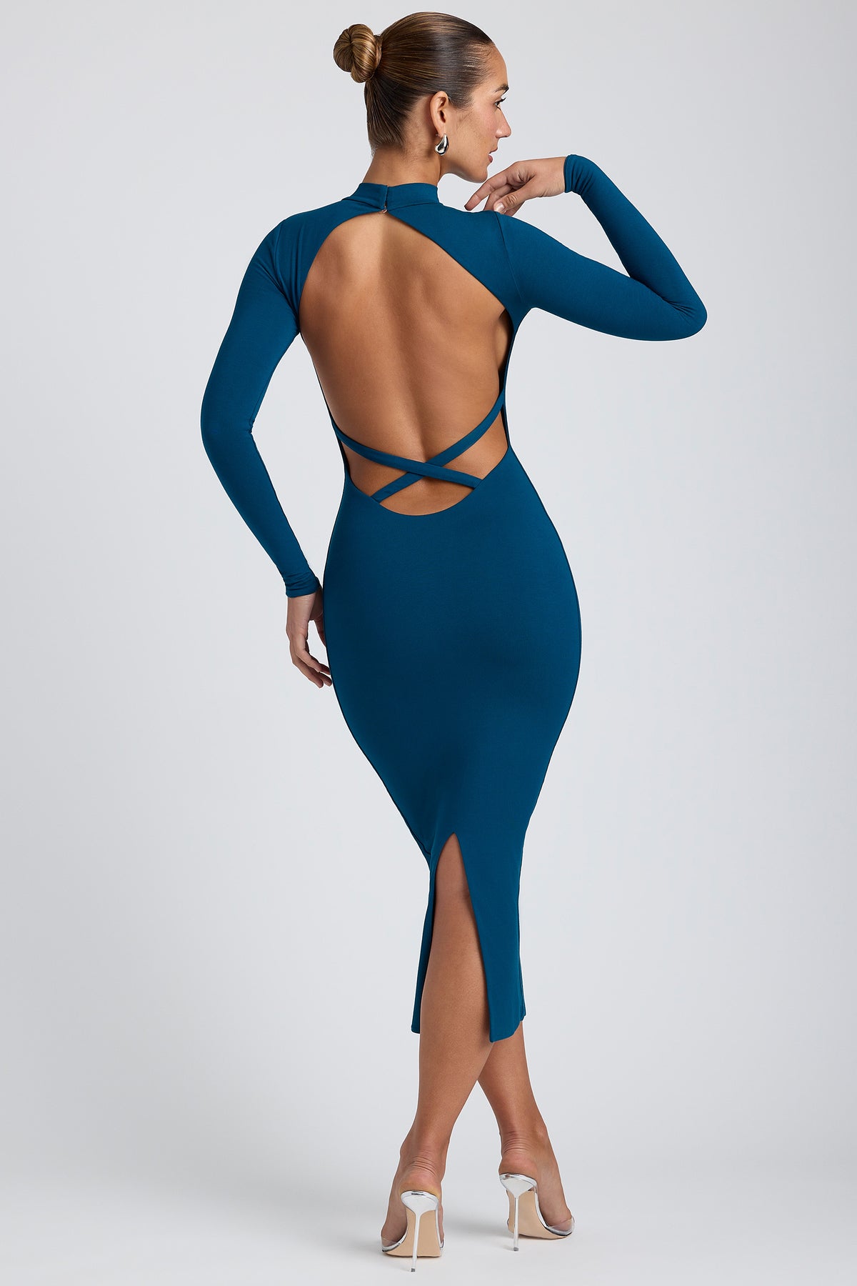 ⁣⁢Modal-Midaxikleid mit am Rücken überkreuzten Trägern in Dunkelpetrol⁤⁣