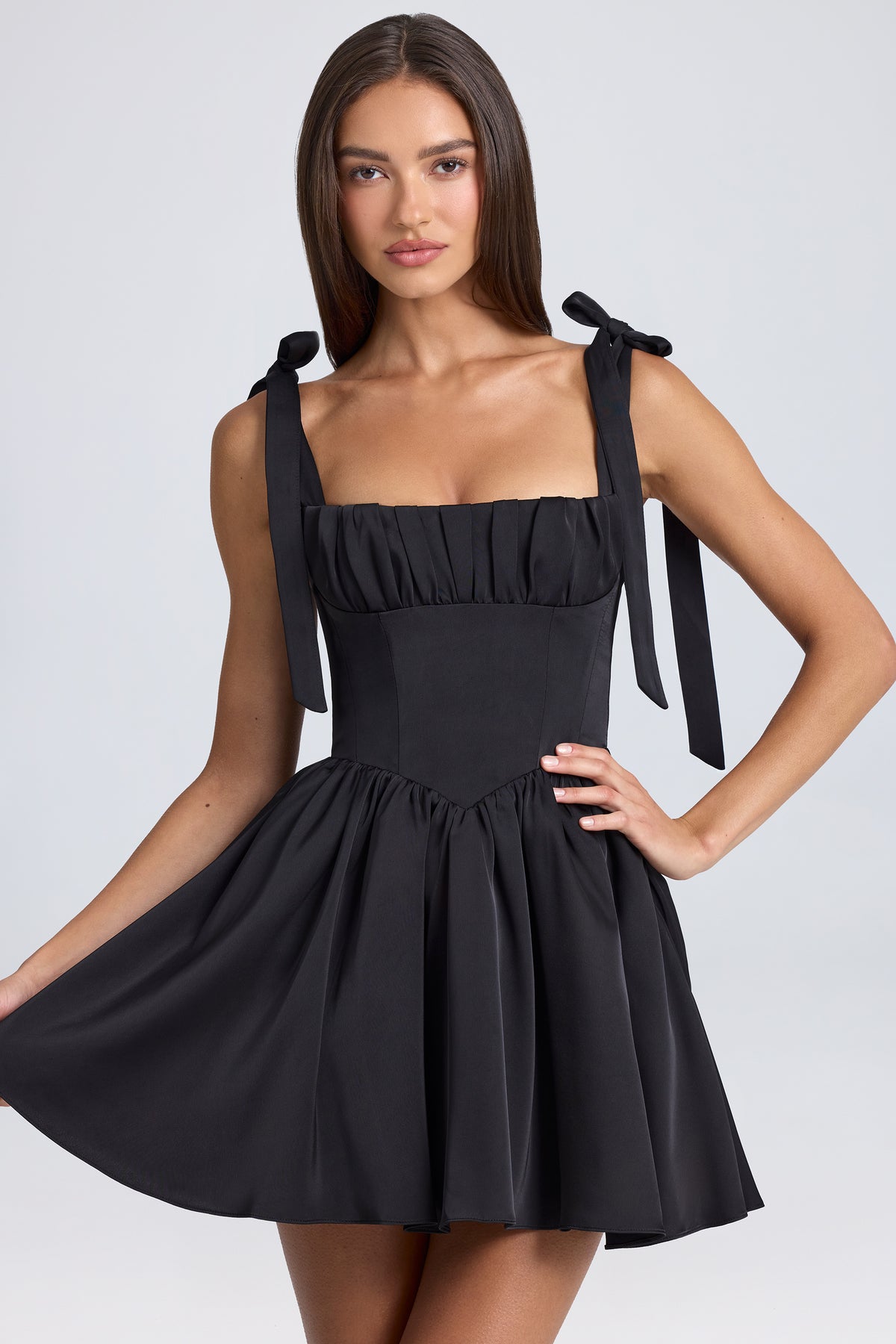 ⁣⁢Drapierte Korsett-Minikleid in Schwarz⁤⁣
