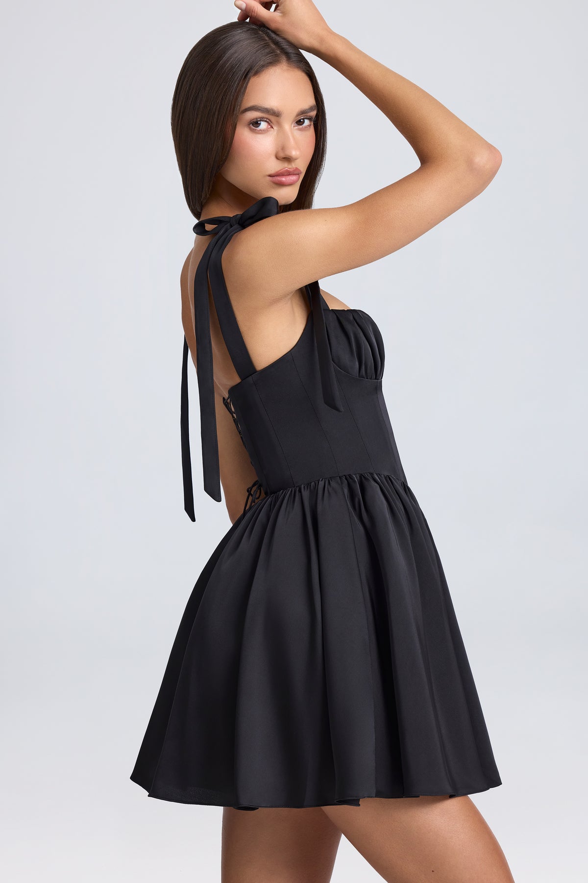 ⁣⁢Drapierte Korsett-Minikleid in Schwarz⁤⁣