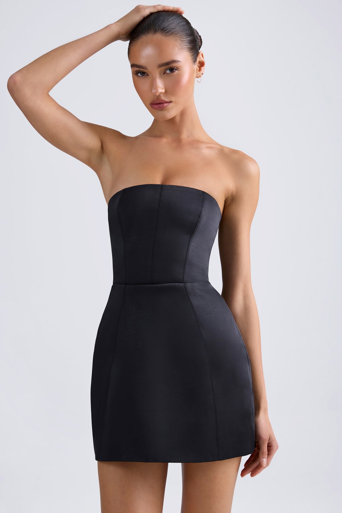 ⁣⁢Strukturiertes Bandeau-Tulpen-Minikleid in Schwarz⁤⁣
