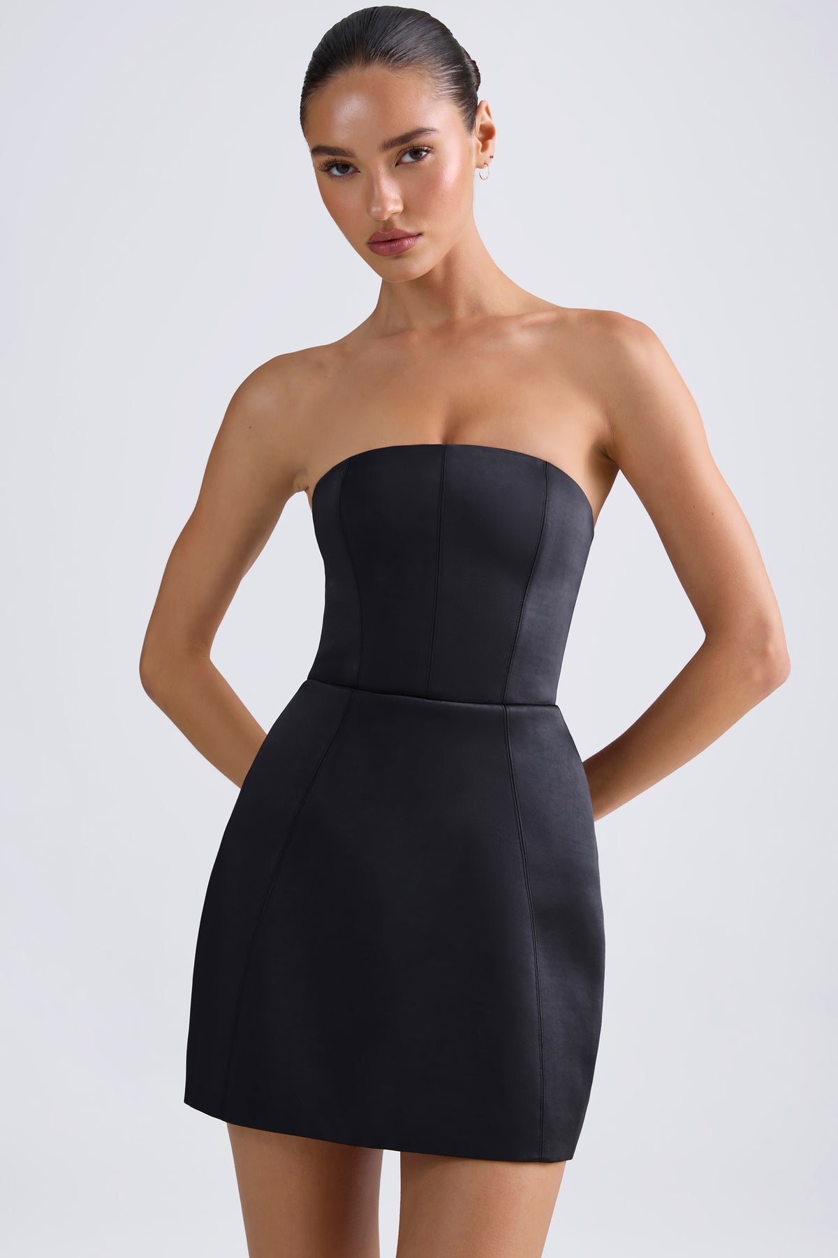 ⁣⁢Strukturiertes Bandeau-Tulpen-Minikleid in Schwarz⁤⁣