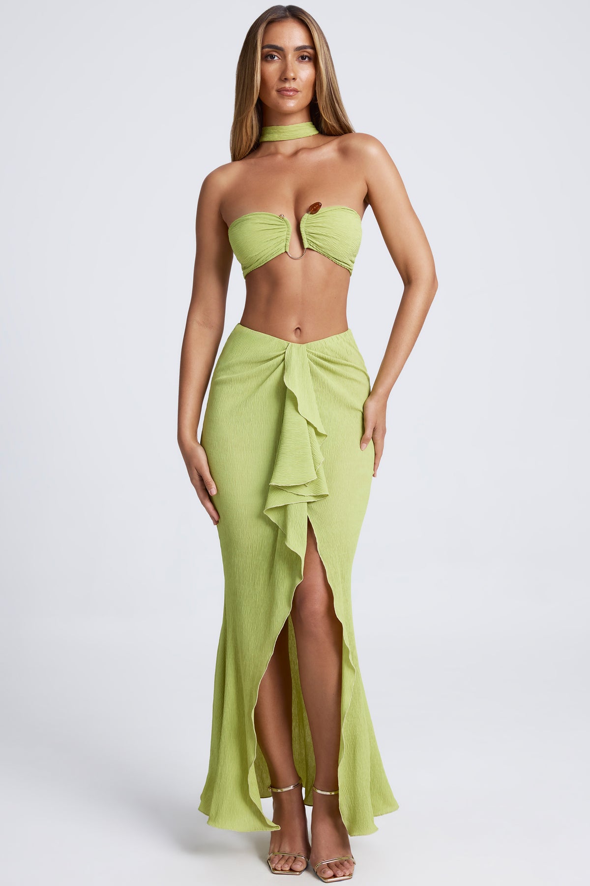 ⁣⁢Crop-Top mit Choker und Metalldetail in Olivgrün⁤⁣