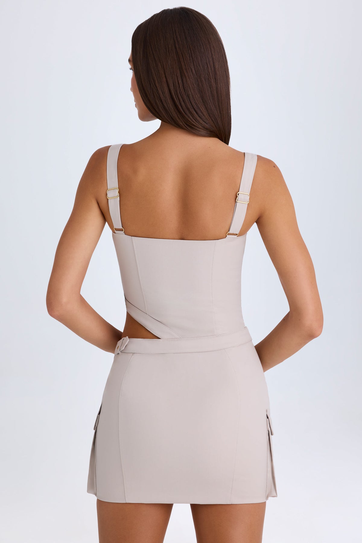 ⁣⁢Cut-out-Minikleid mit Gürtel in Taupe⁤⁣
