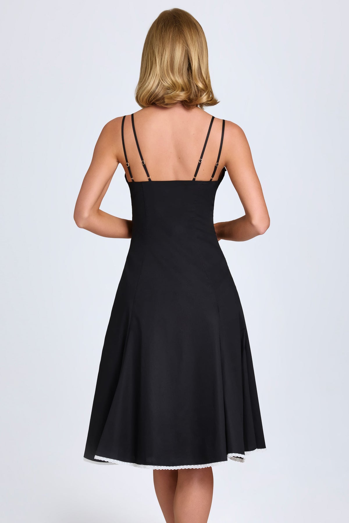 ⁣⁢A-Linien-Midikleid mit Schleifendetail in Schwarz⁤⁣