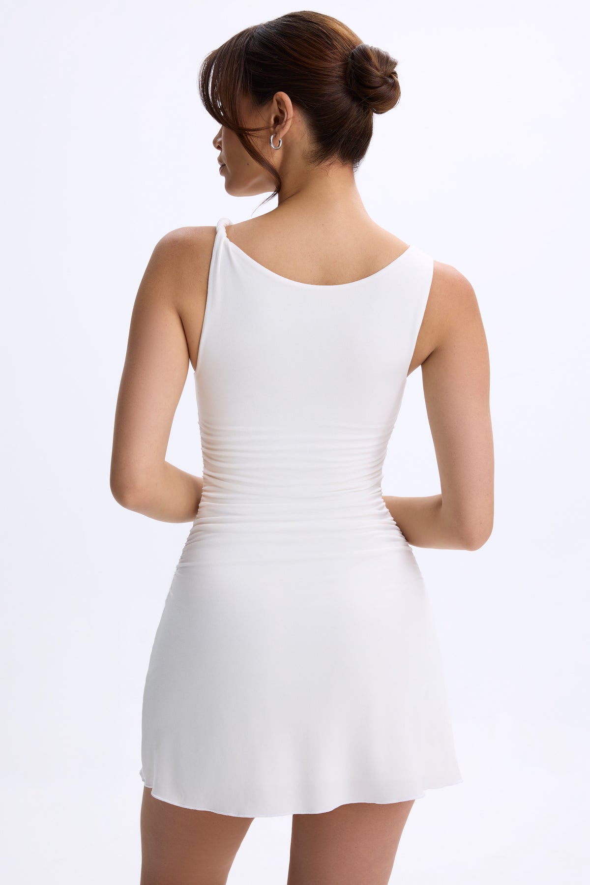 ⁣⁢Gerafftes Modal-A-Linien-Mikrominikleid in Weiß⁤⁣