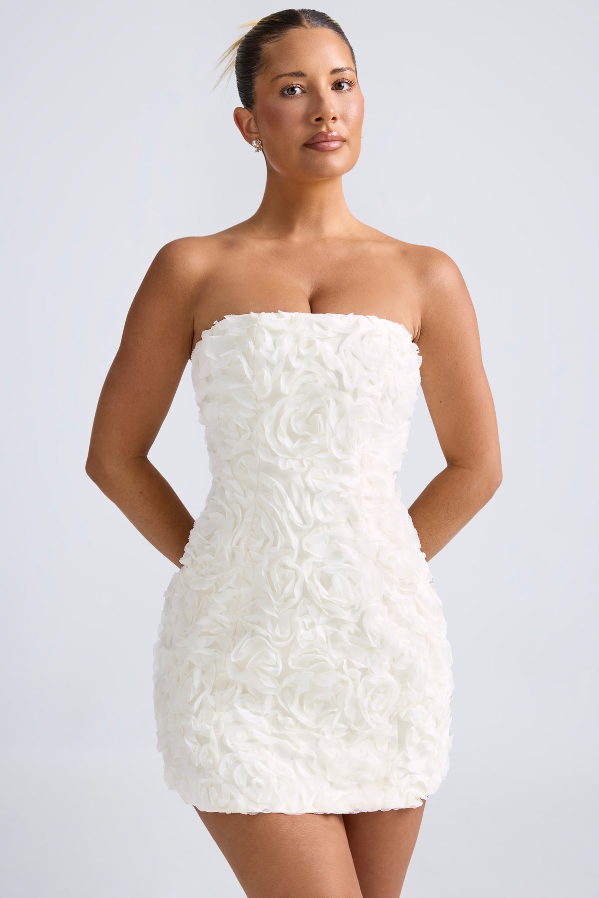 ⁣⁢Bandeau-A-Linien-Minikleid mit floraler Applikation in Weiß⁤⁣