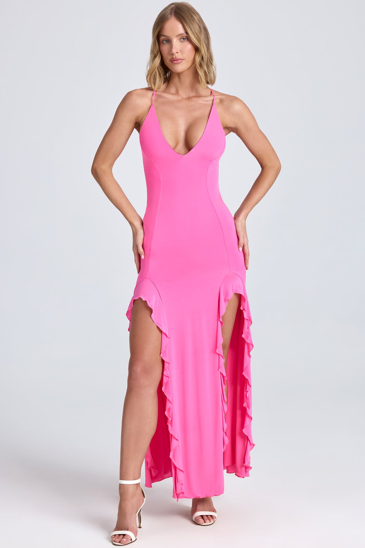 ⁣⁢Maxikleid mit Raffung und Rüschenbesatz in Lollipop Pink⁤⁣