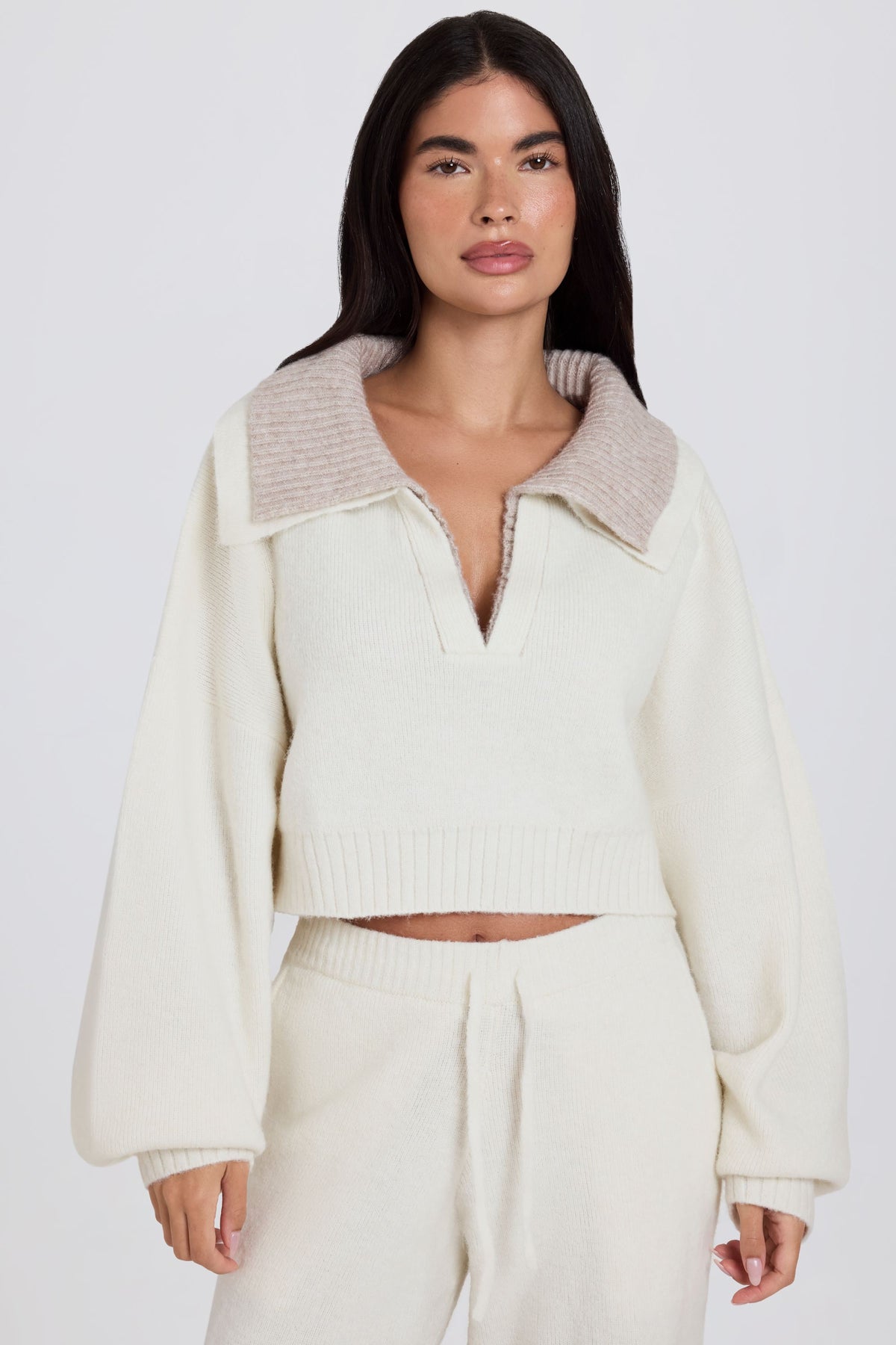 ⁣⁢Cropped Pullover aus weichem Strick mit Lagenkragen in Elfenbein⁤⁣ - 1