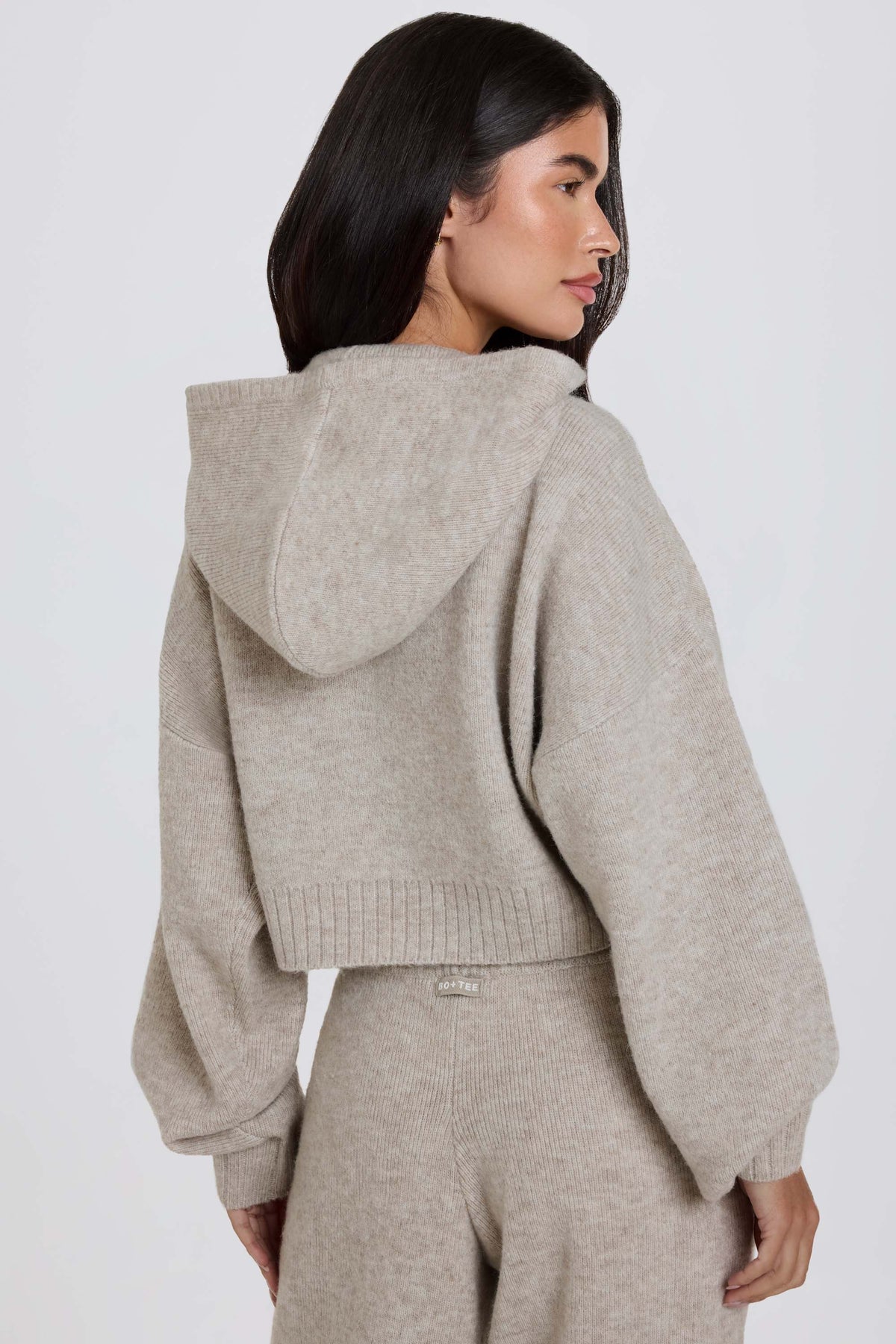 ⁣⁢Cropped-Hoodie aus weichem Strick mit Reißverschluss in Beige⁤⁣