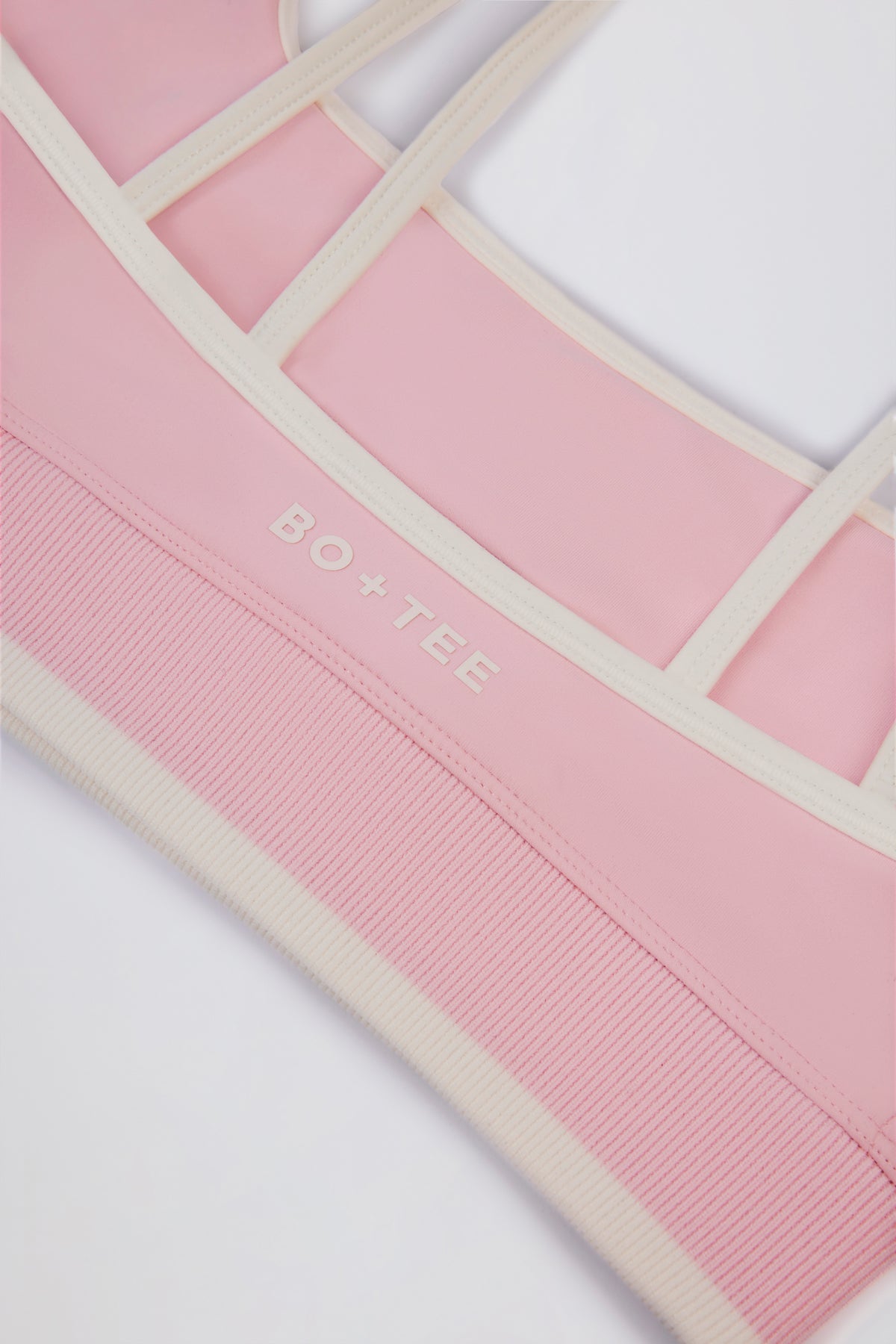 ⁣⁢Soft Active Sport-BH mit Kontrast in Puderrosa⁤⁣