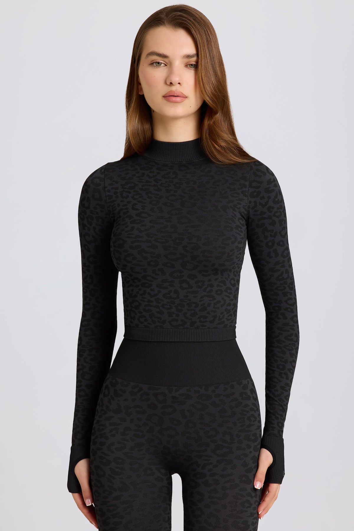 ⁣⁢Langarm-Oberteil aus Thermo-Material in Black Leopard⁤⁣ - 1