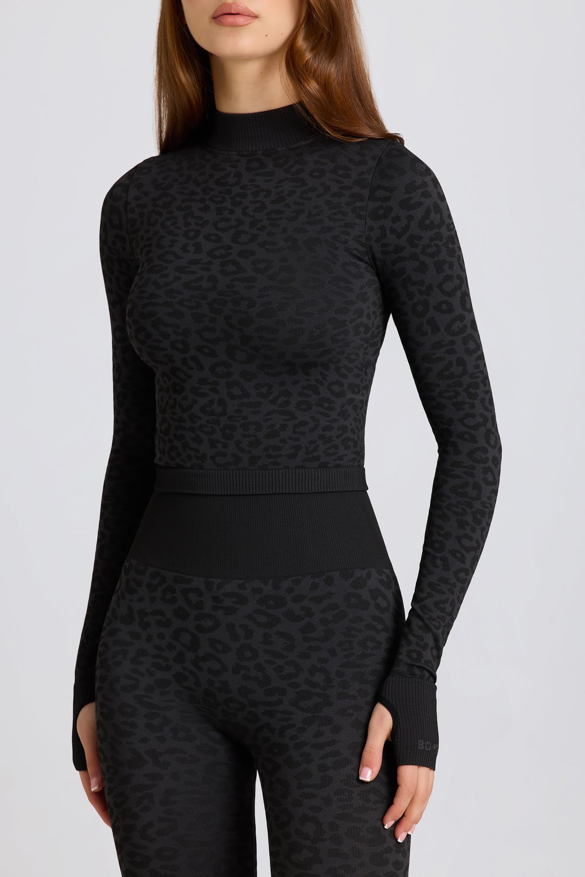 ⁣⁢Langarm-Oberteil aus Thermo-Material in Black Leopard⁤⁣ - 2