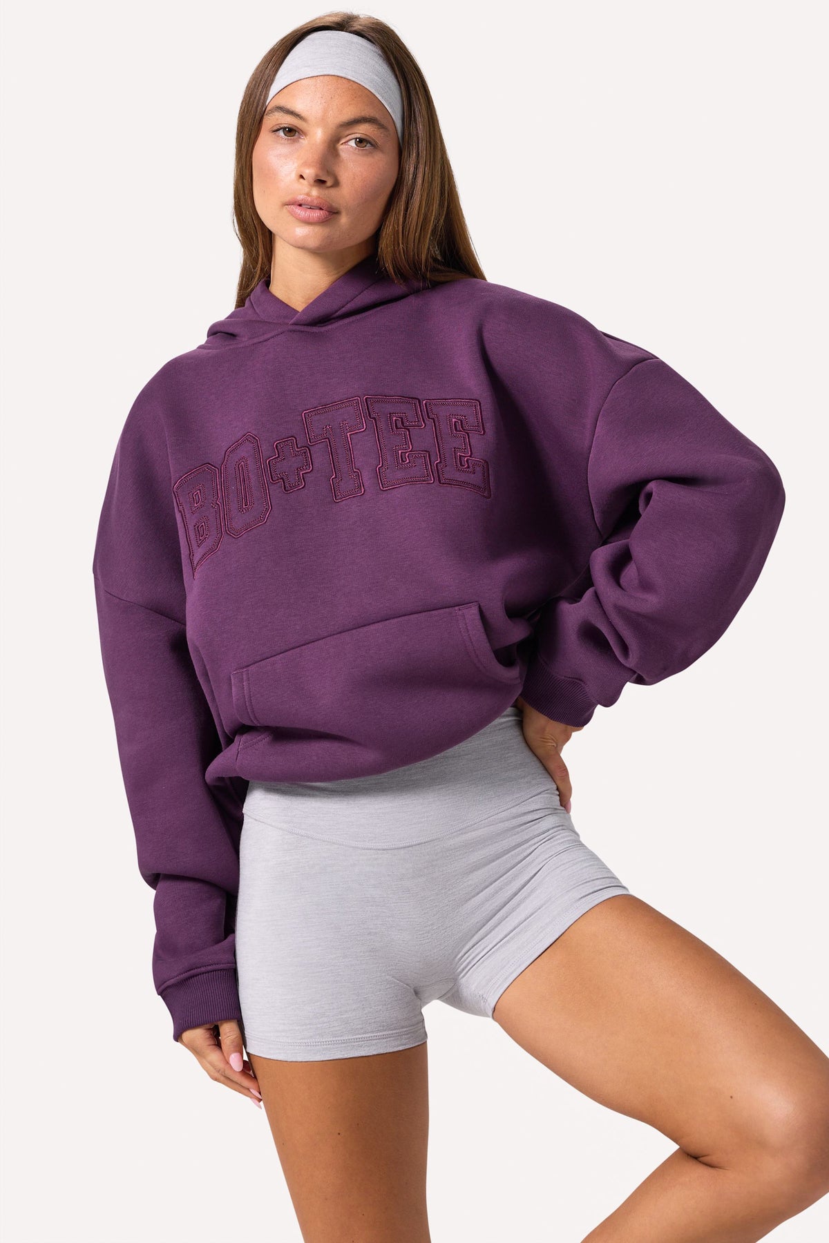⁣⁢Oversized Hoodie mit Stickerei in Plum⁤⁣ - 1